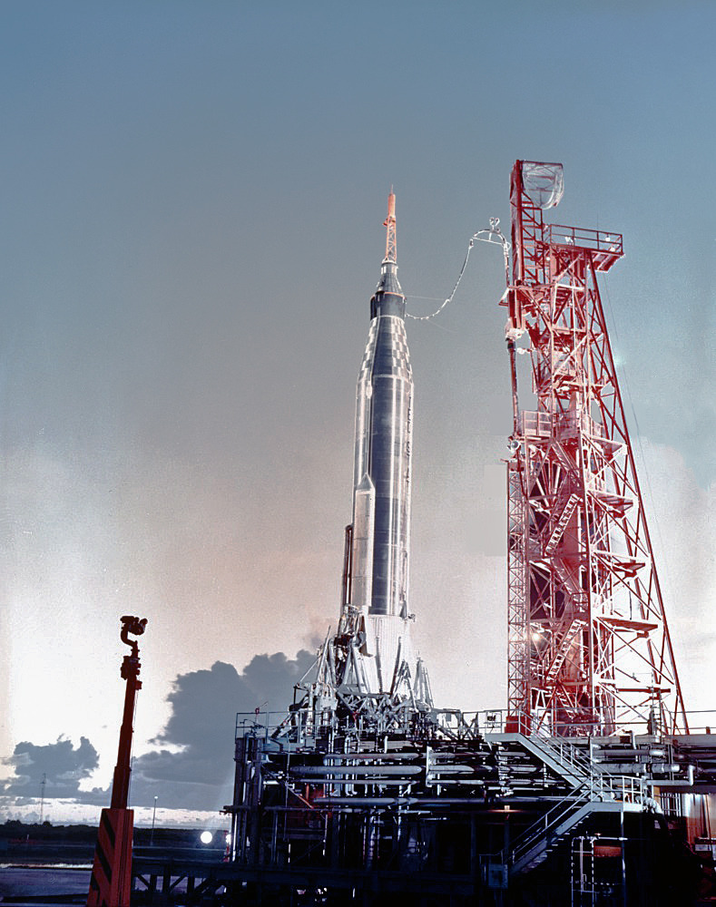 Mercury-Atlas 8 (MA-8), Atlas LV-3B, en la rampa de lanzamiento de Cabo Cañaveral, día del lanzamiento, 3 de octubre de 1962