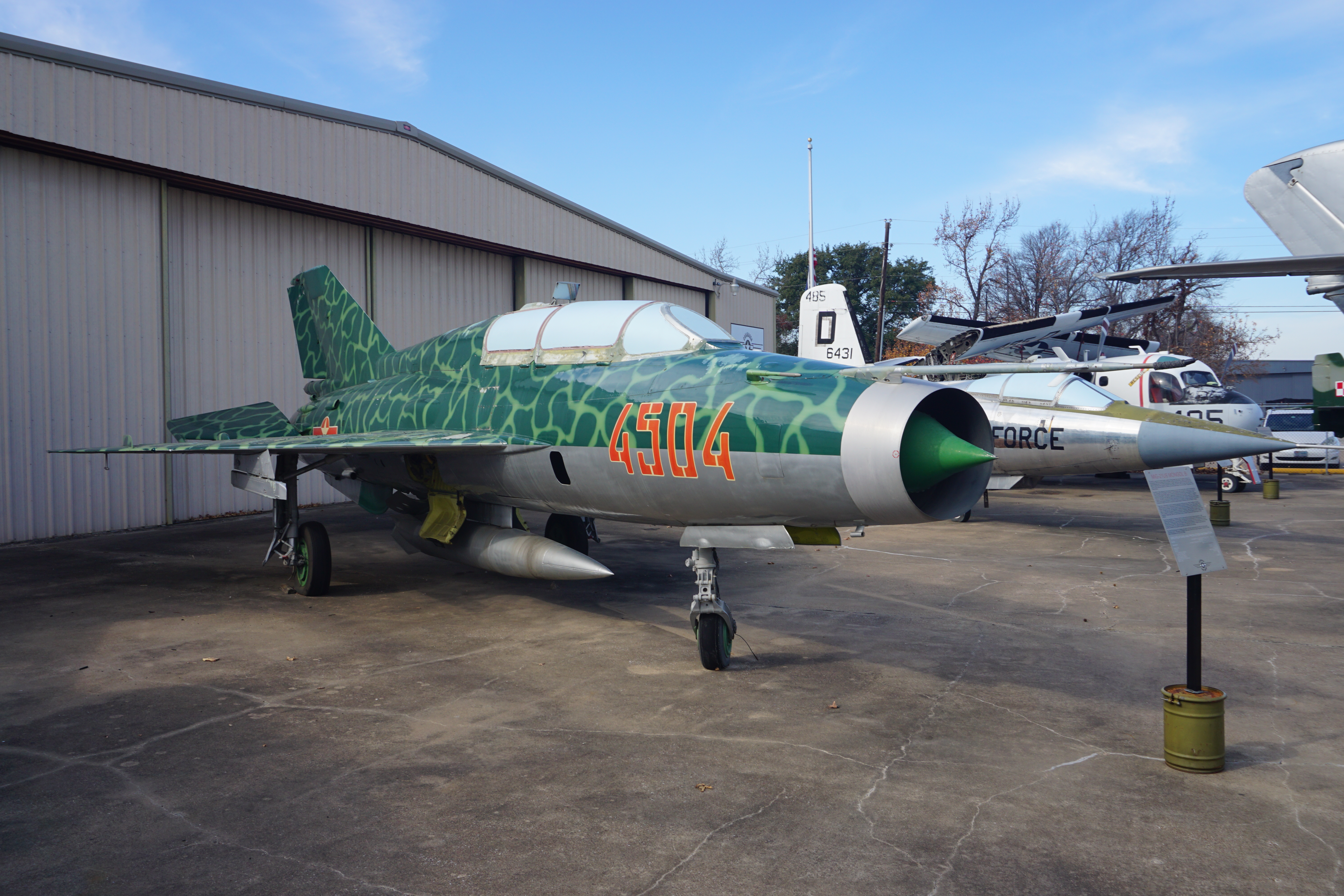 Mi G-21 biplaza en el Cavanaugh Flight Museum