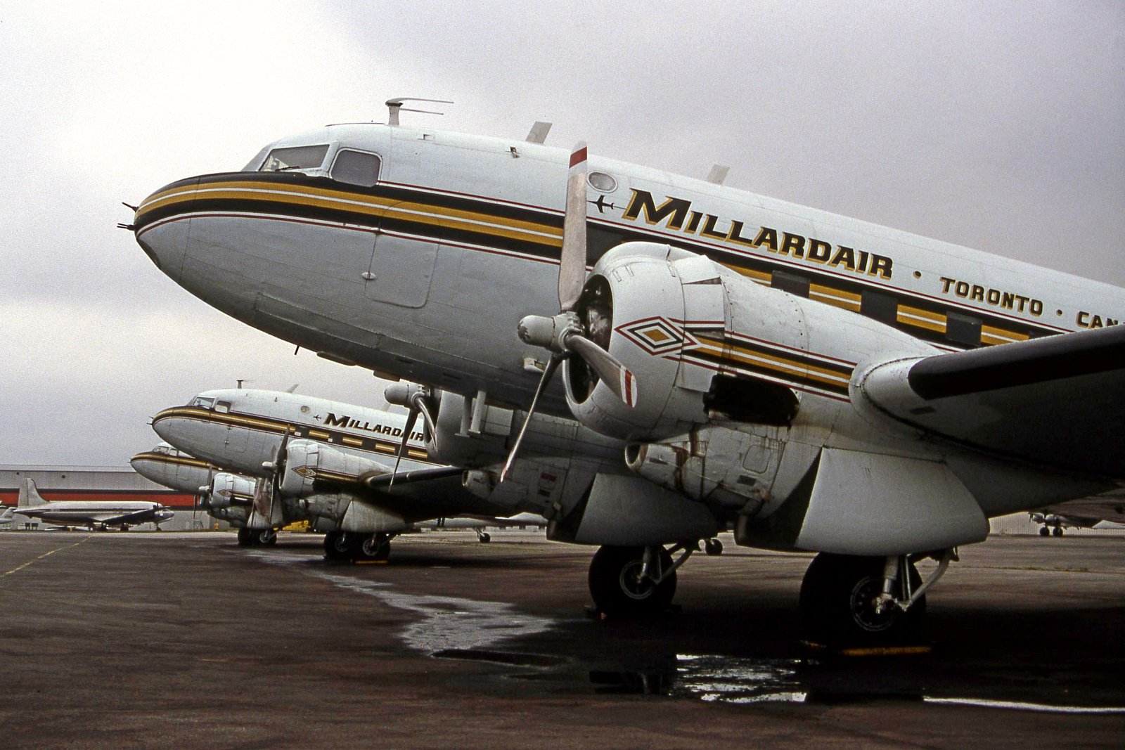 Douglas DC-3