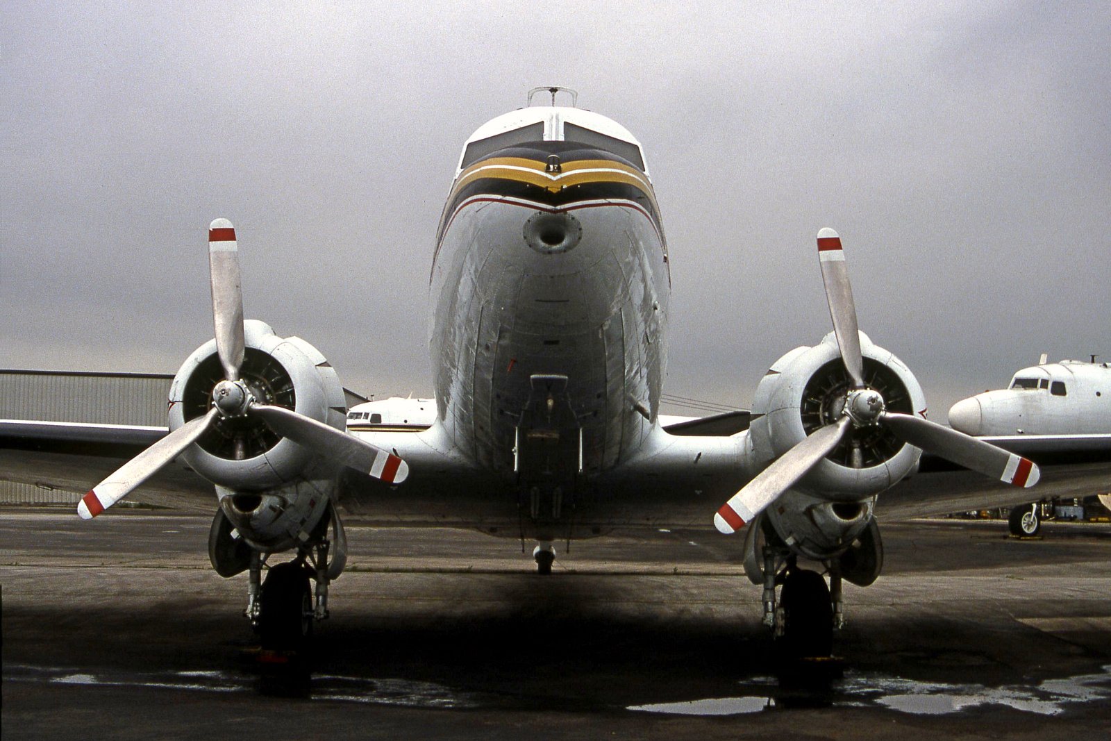 Douglas DC-3