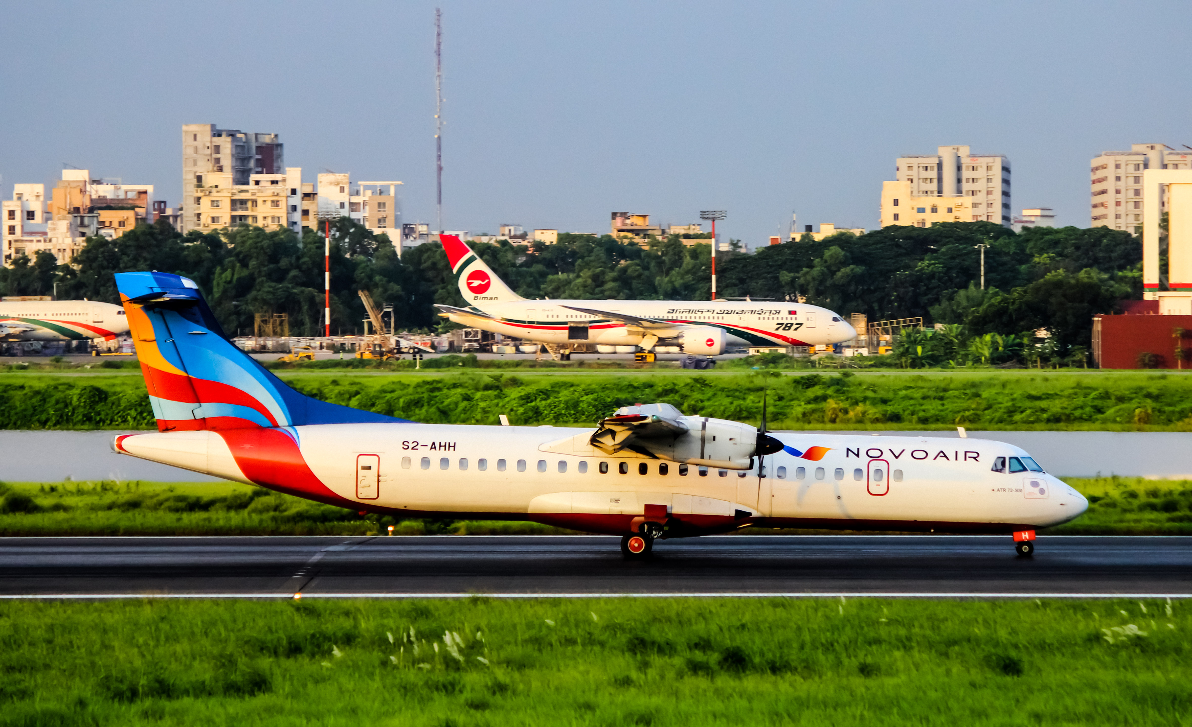NOVO AIR ATR 72-500 Aircraft