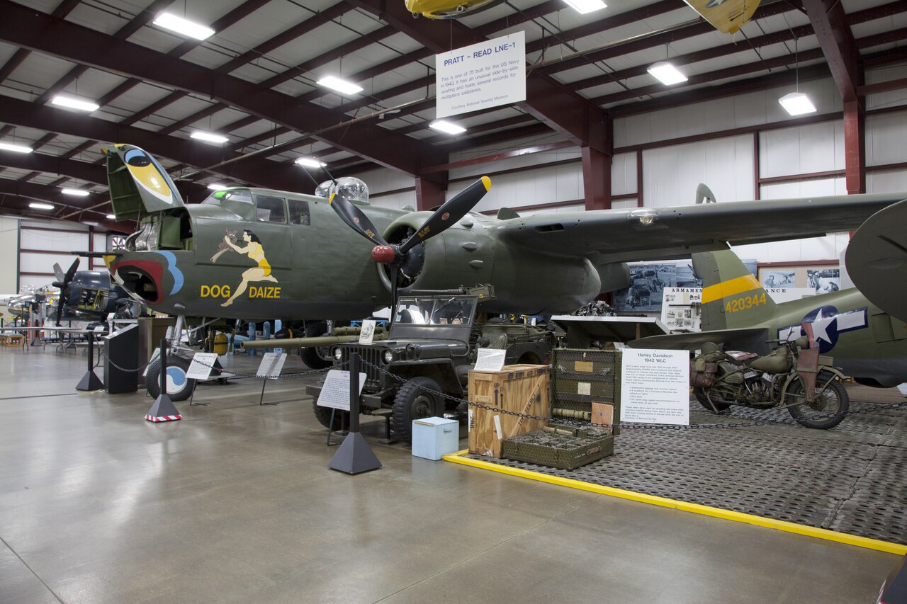 New England Air Museum (NEAM) no Aeroporto Internacional de Bradley, Windsor Locks, Connecticut (LCCN)
