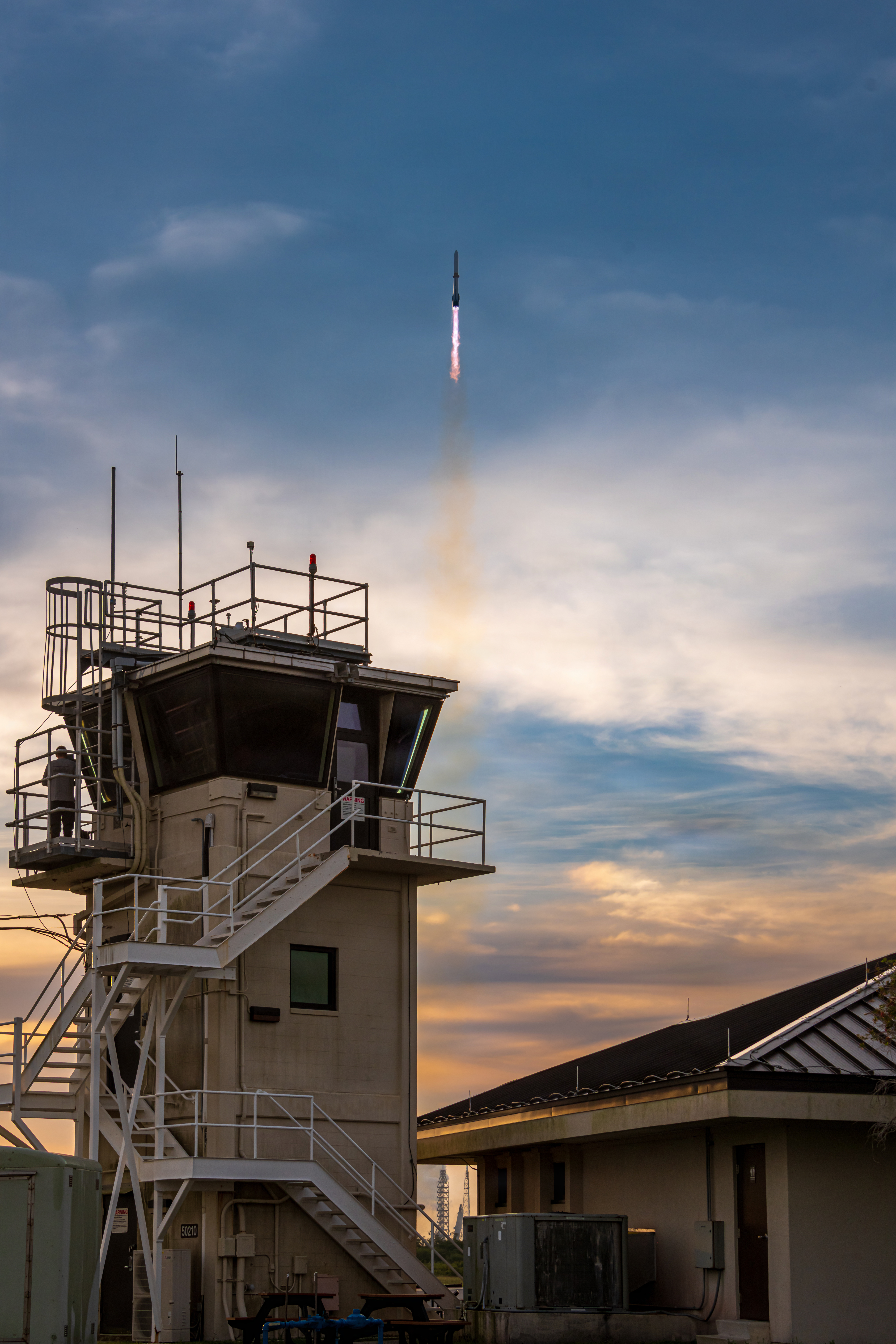 New Glenn 7×2 lanzando la misión Blue Bird 7 (tercer vuelo, NG-3) desde Space Launch Complex 36, 19 de abril de 2026