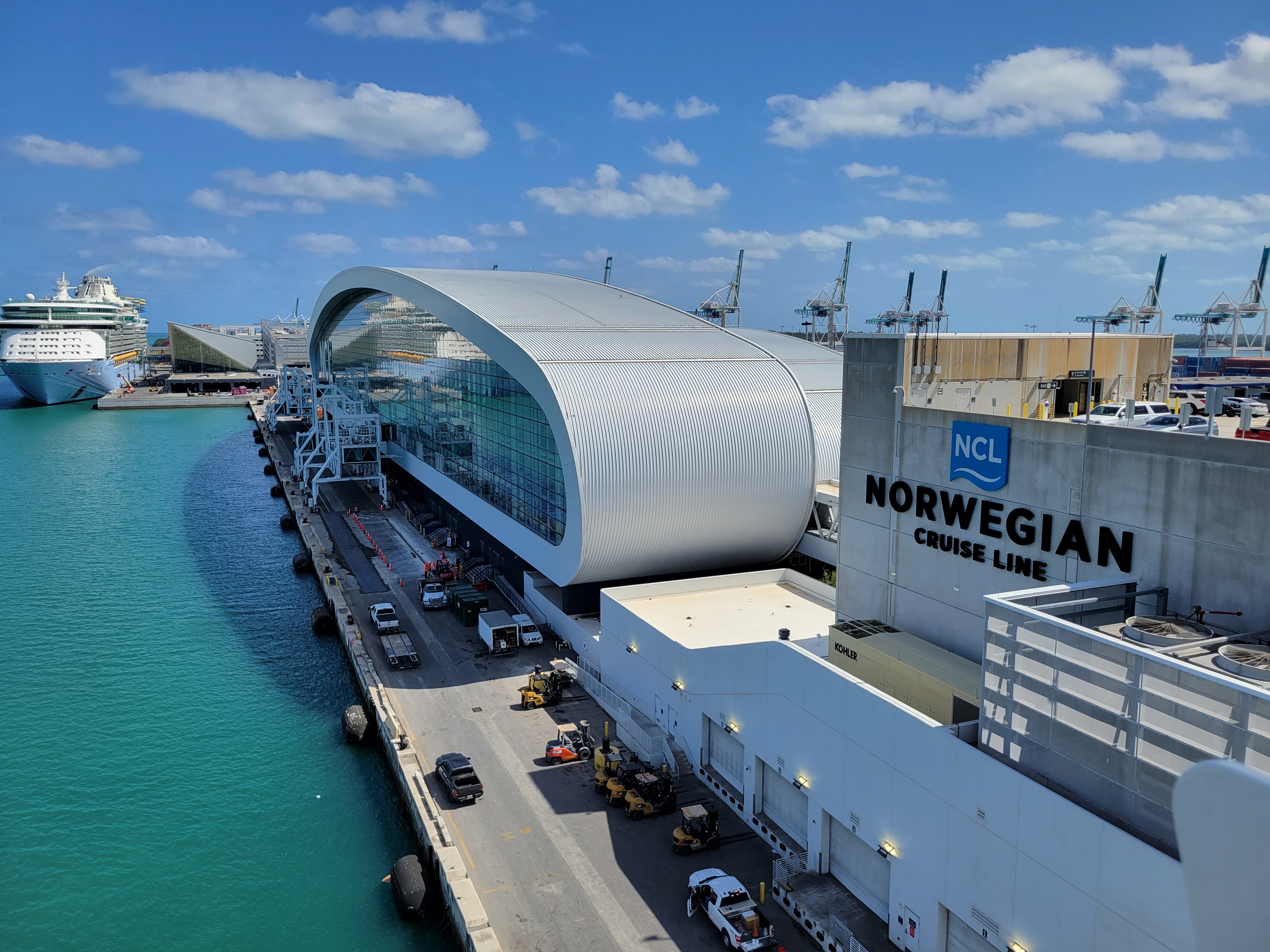 Terminal B da Norwegian Cruise Line (NCL) em Port Miami (11 de março de 2024) 02