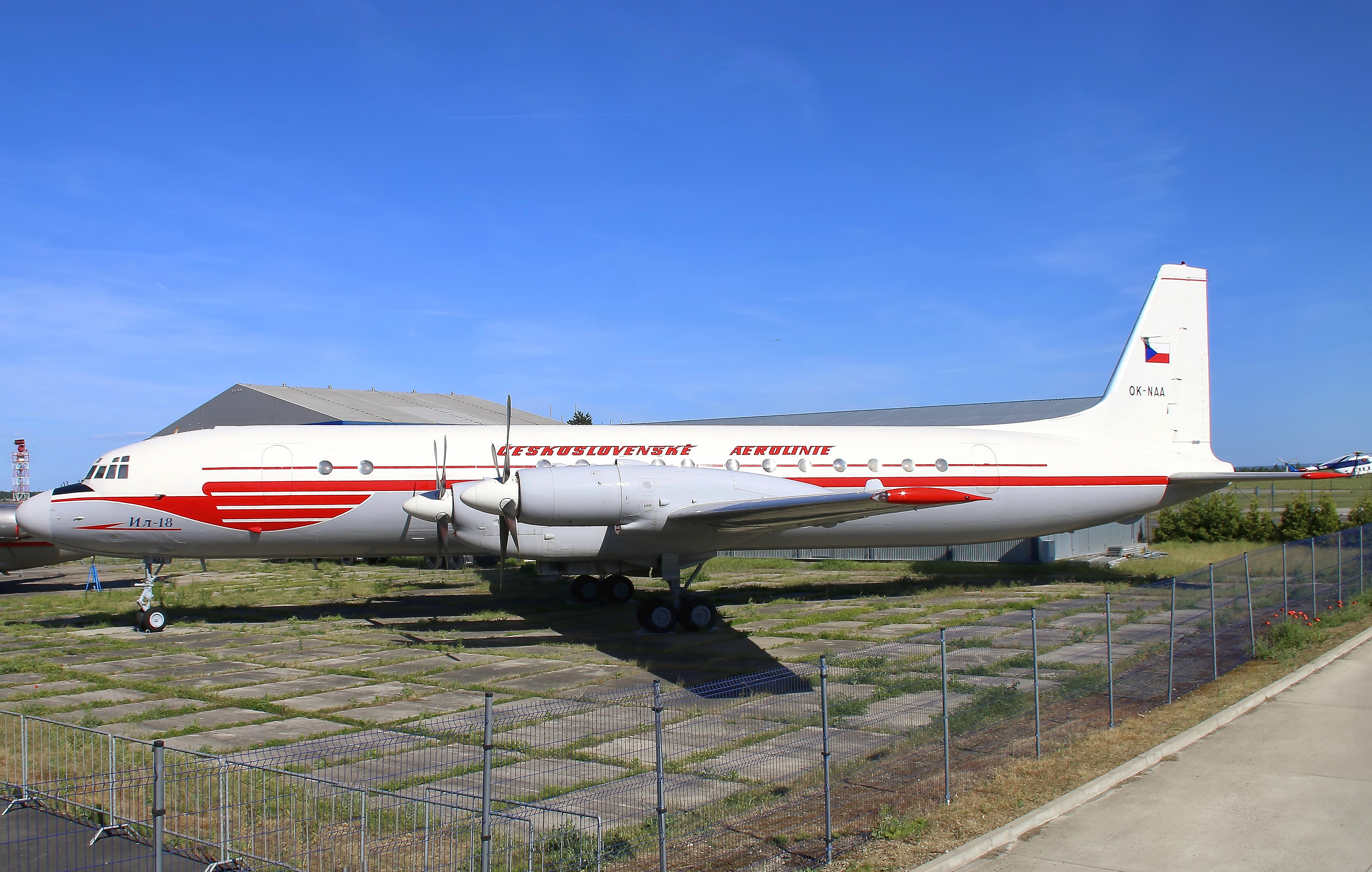OK-NAA Il-18B riverniciato, Museo dell'Aviazione di Kbely (2026, altra angolazione)
