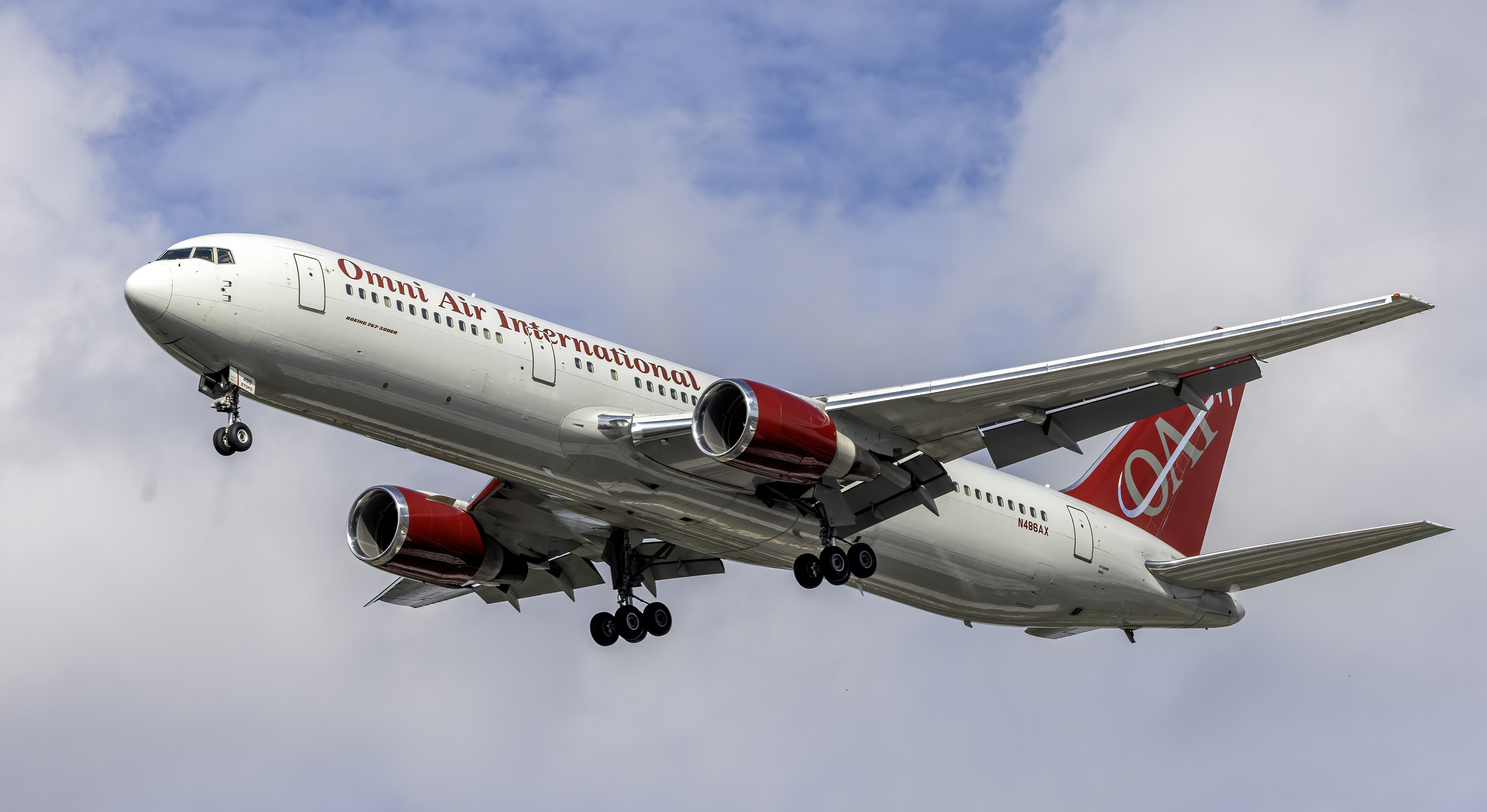 Omni Air International Boeing 767-300ER N486AX BWI MD1