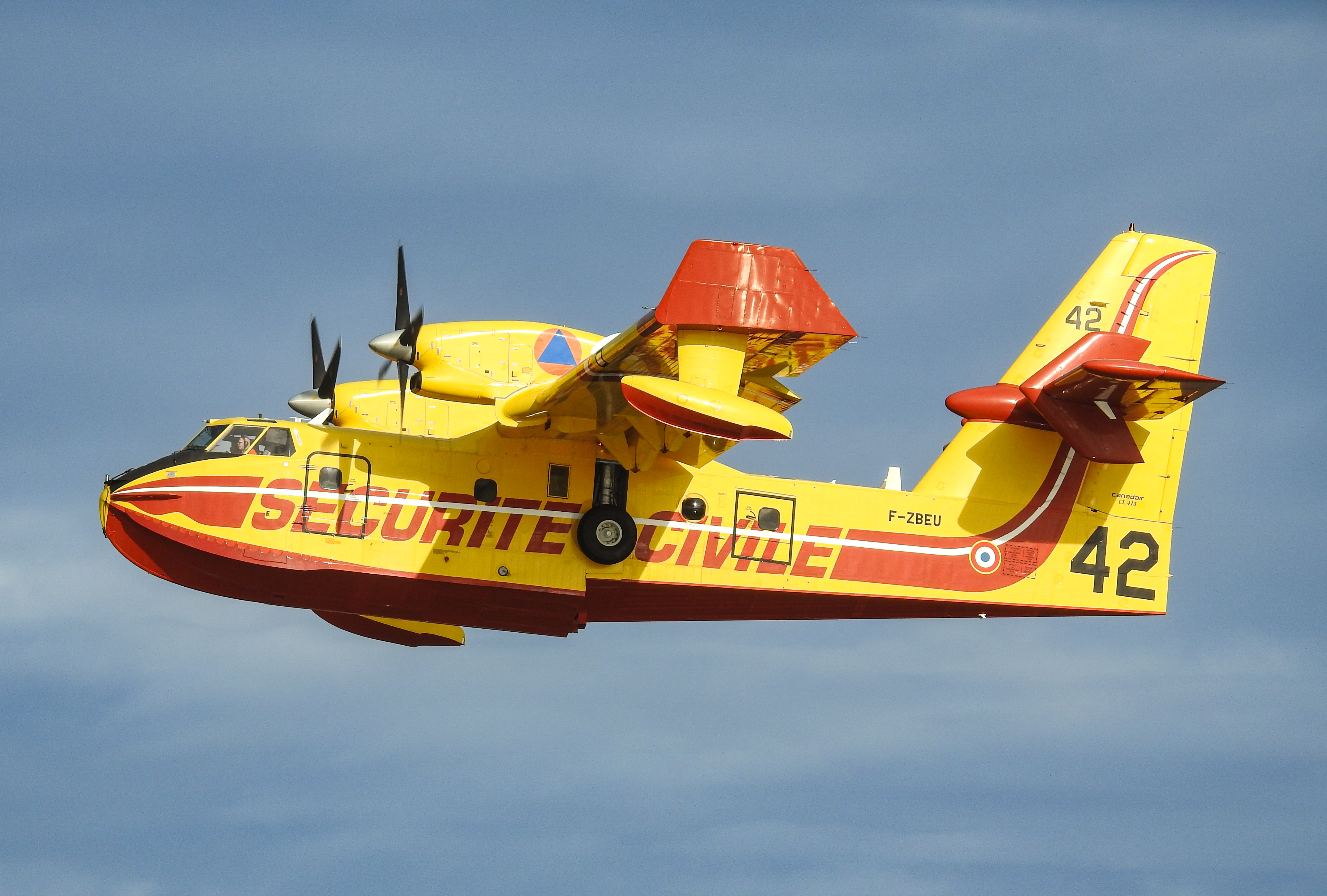 Pélican 42 (Bombardier CL-415)