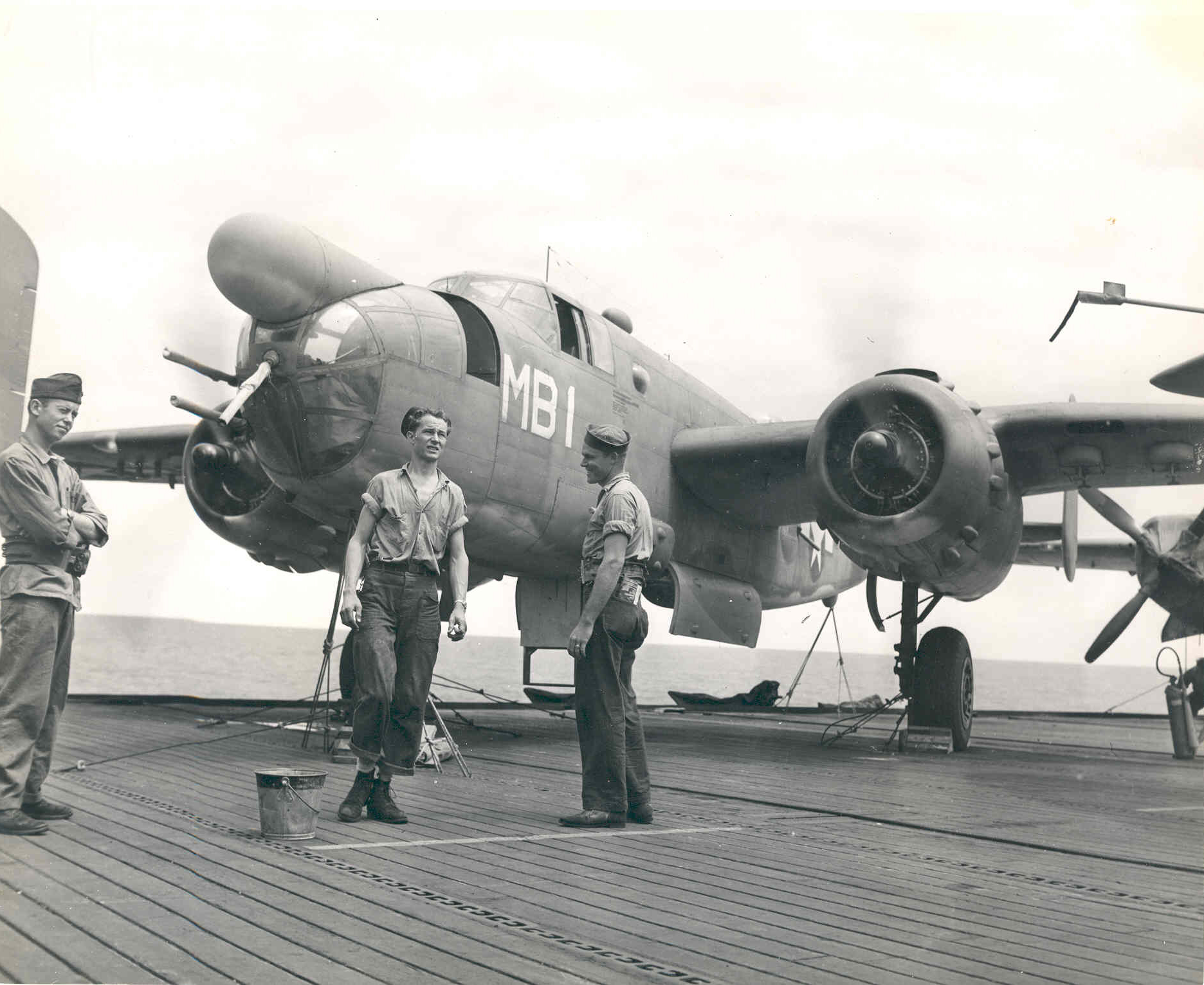 PBJ-1D en el USS Manila Bay, 1944