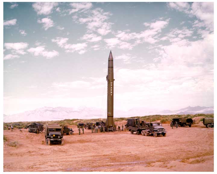 PGM-11 Redstone — Misil Redstone en un emplazamiento de lanzamiento táctico