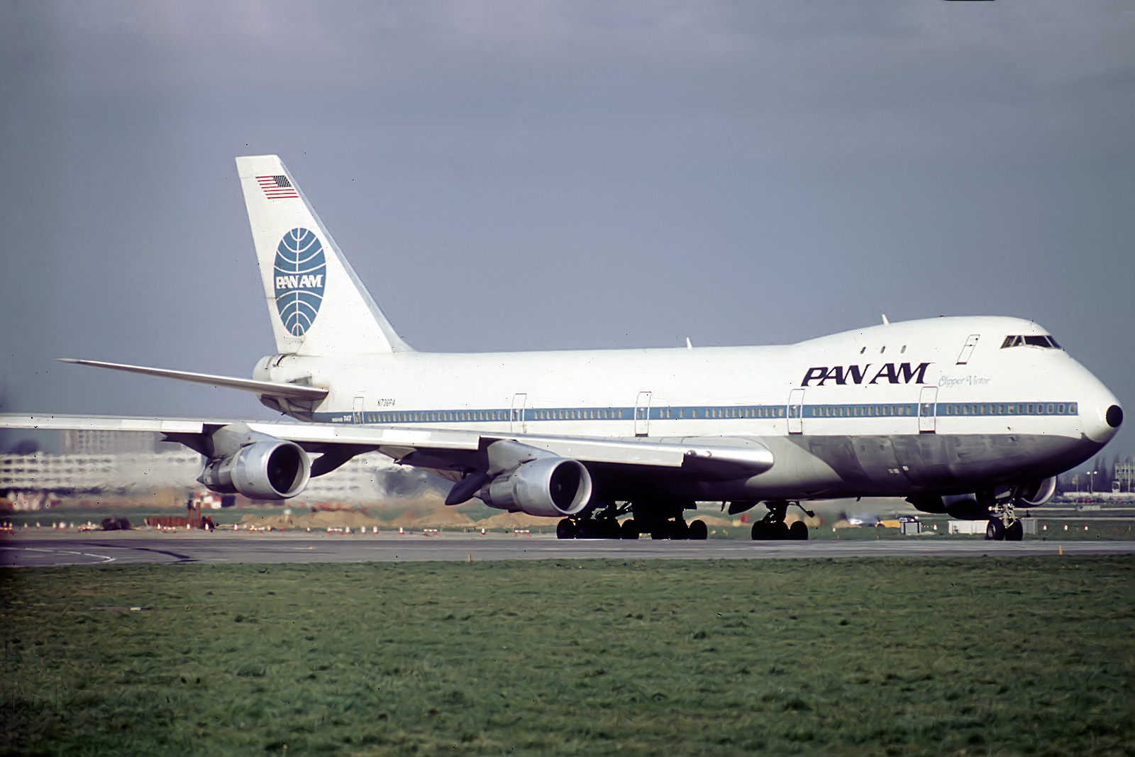 Pan Am Boeing 747-121 "Clipper Victor", Heathrow 1977