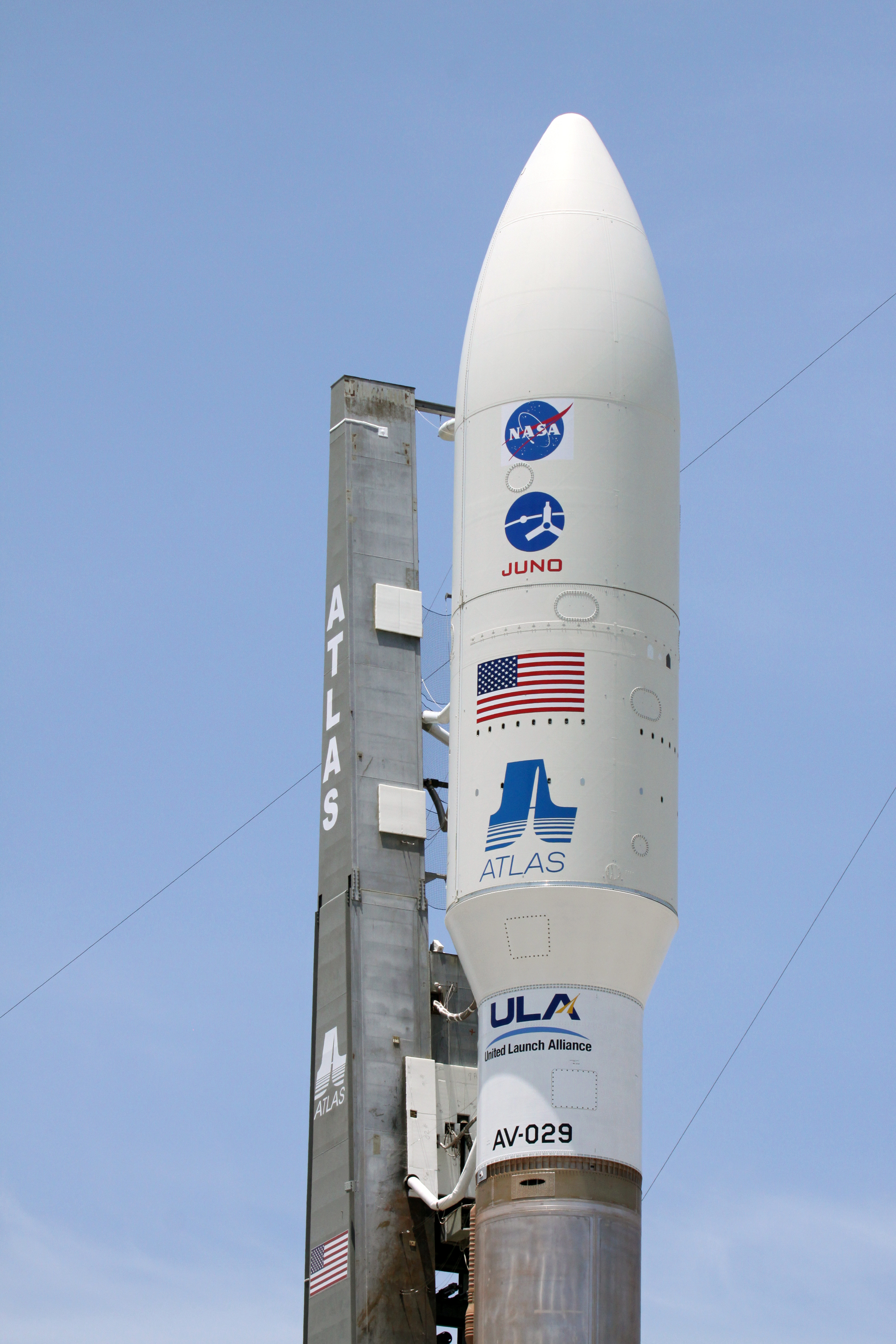 Payload fairing of a Atlas V 551 with Juno on Launch Pad 41