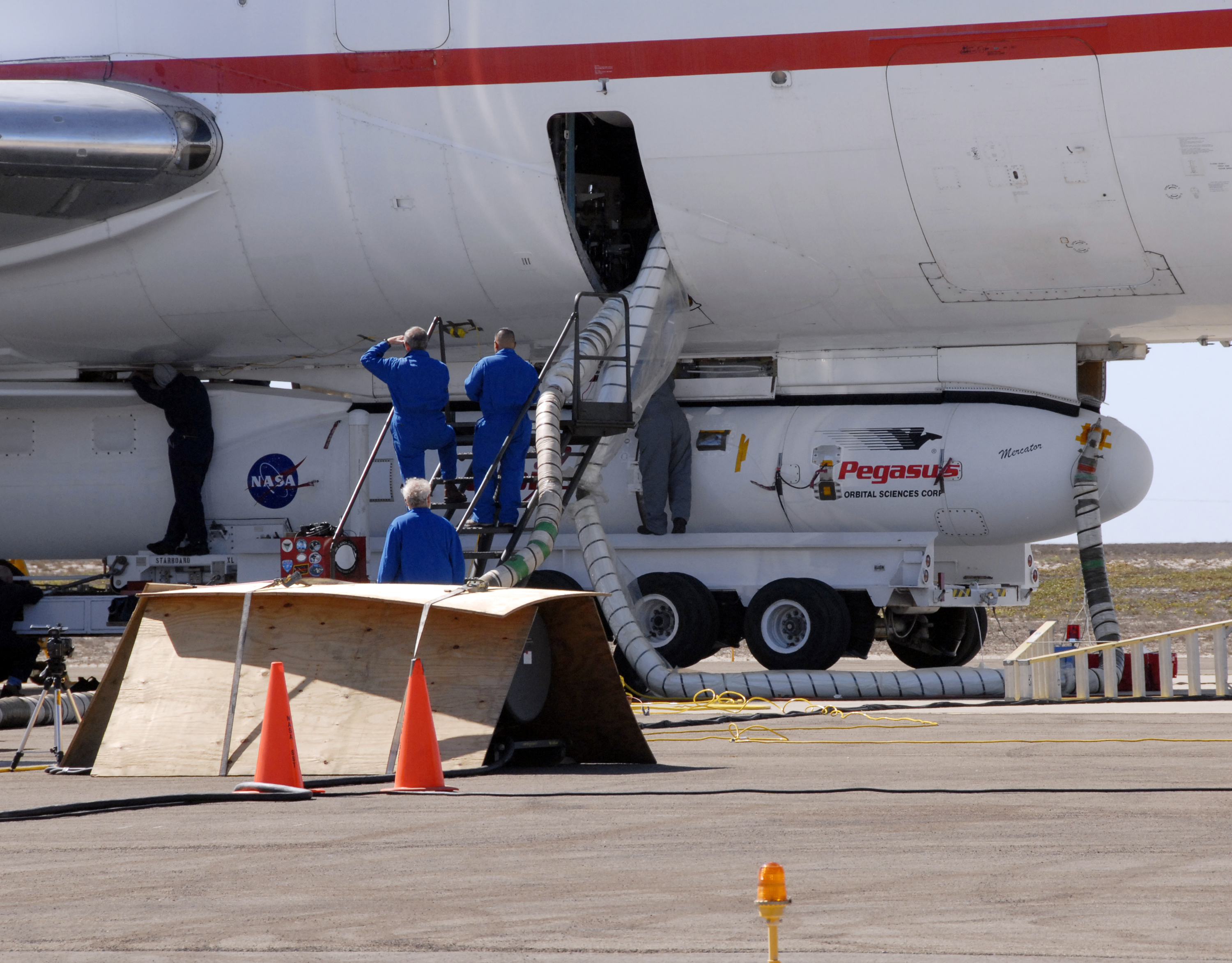 Pegasus XL con el IBEX (en procesamiento)