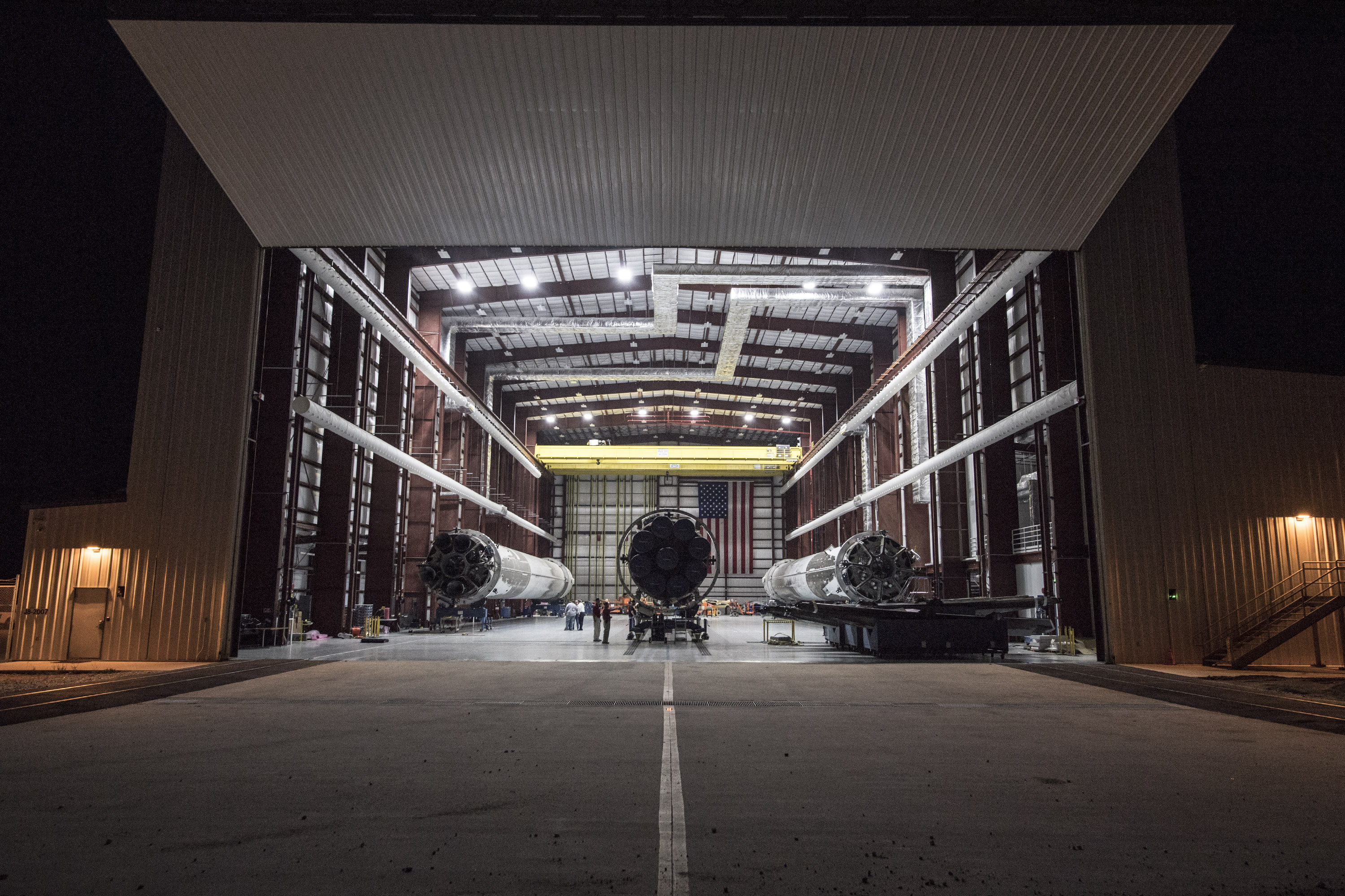 Primeras etapas recuperadas en el hangar del Pad 39A (Full Thrust)