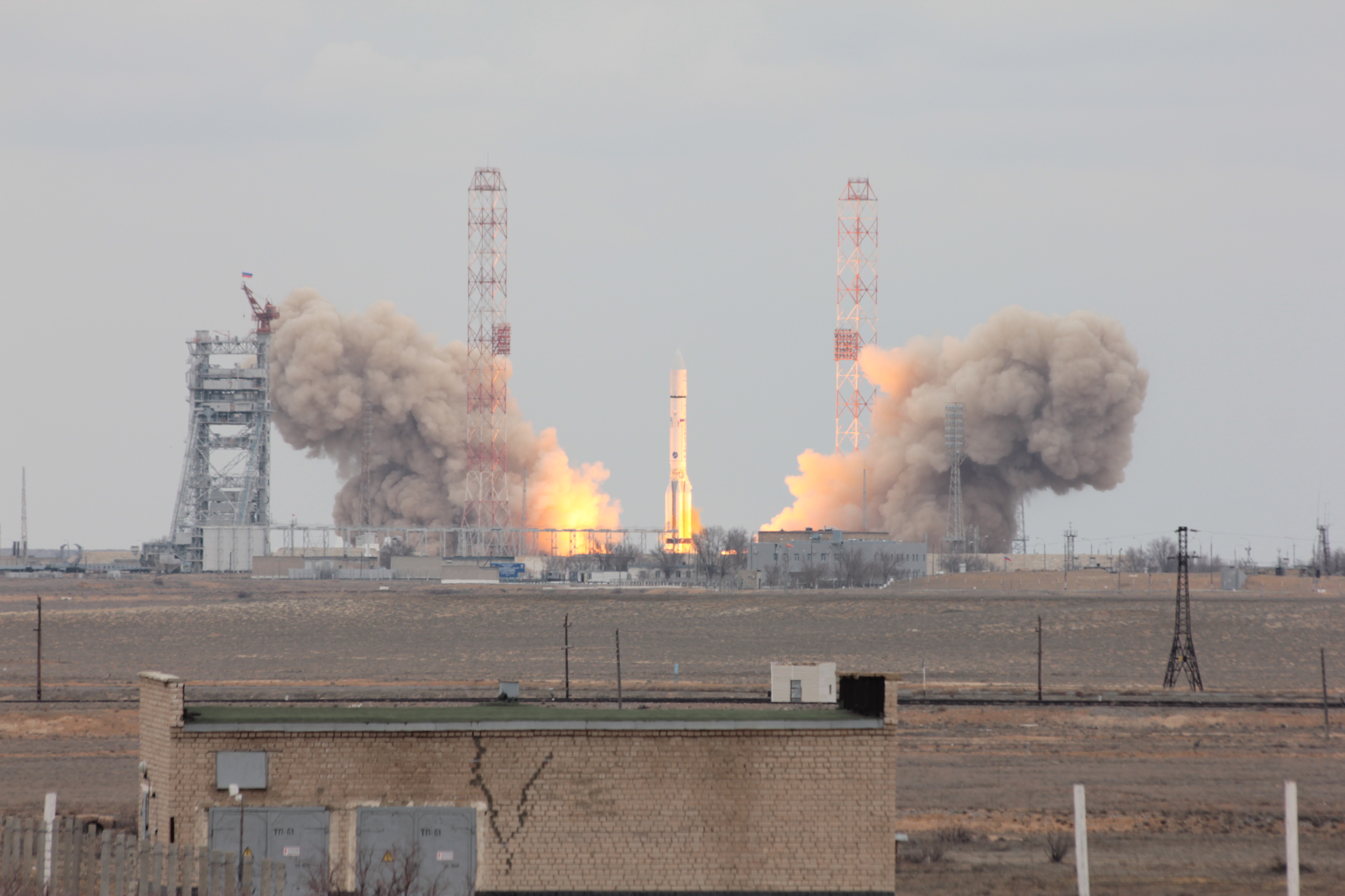 O Proton-M lança a missão ExoMars 2016, 14 de março de 2016