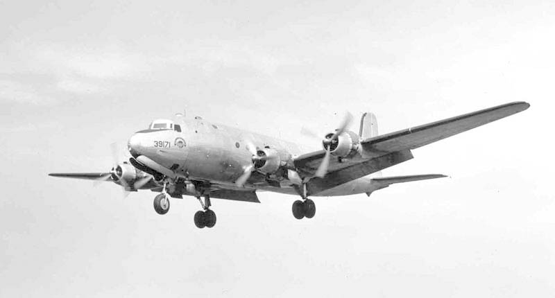 R5D-1 del NATS in atterraggio, 1946