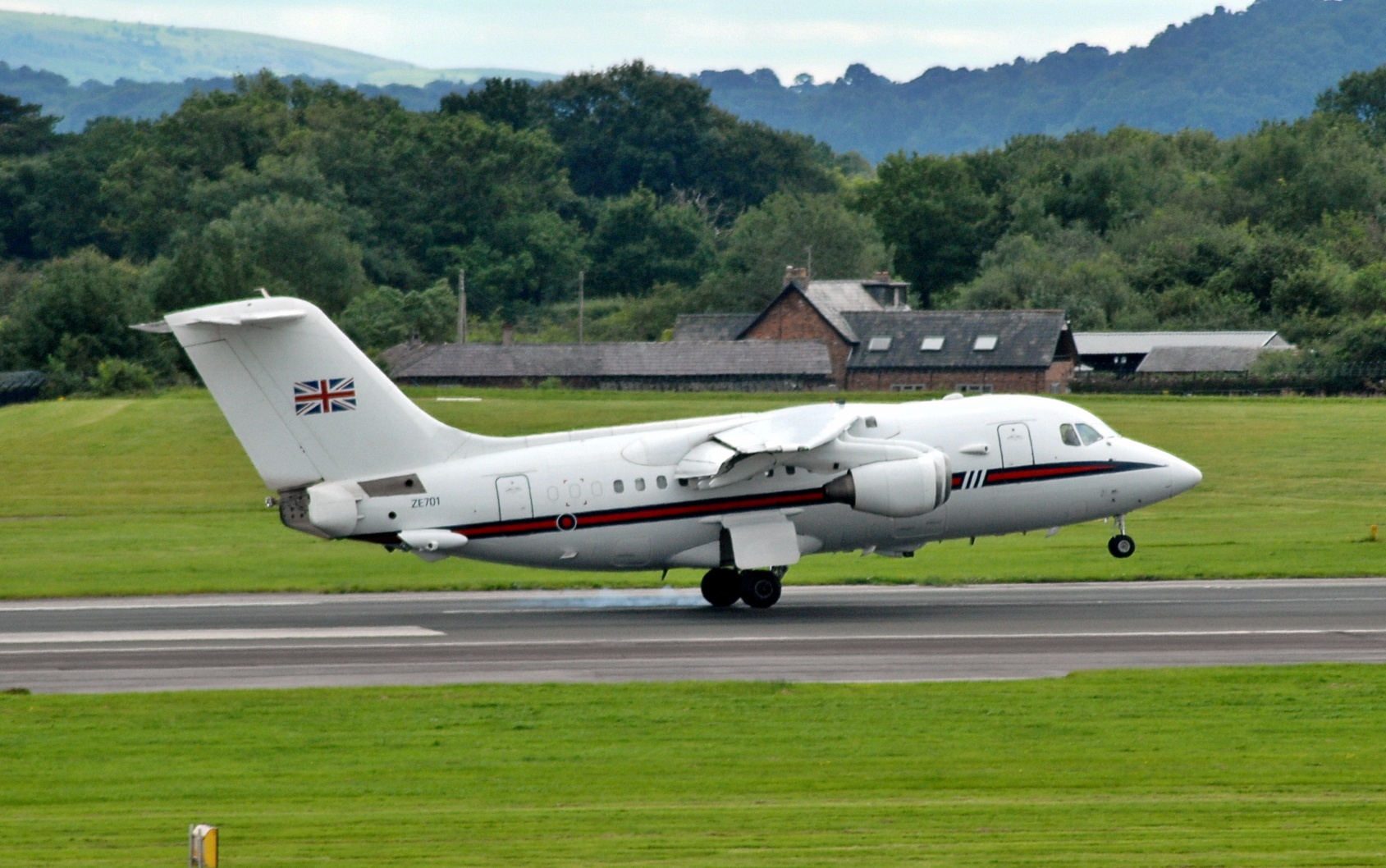 RAF BAe 146 ZE701 all'aeroporto di Manchester, 2020