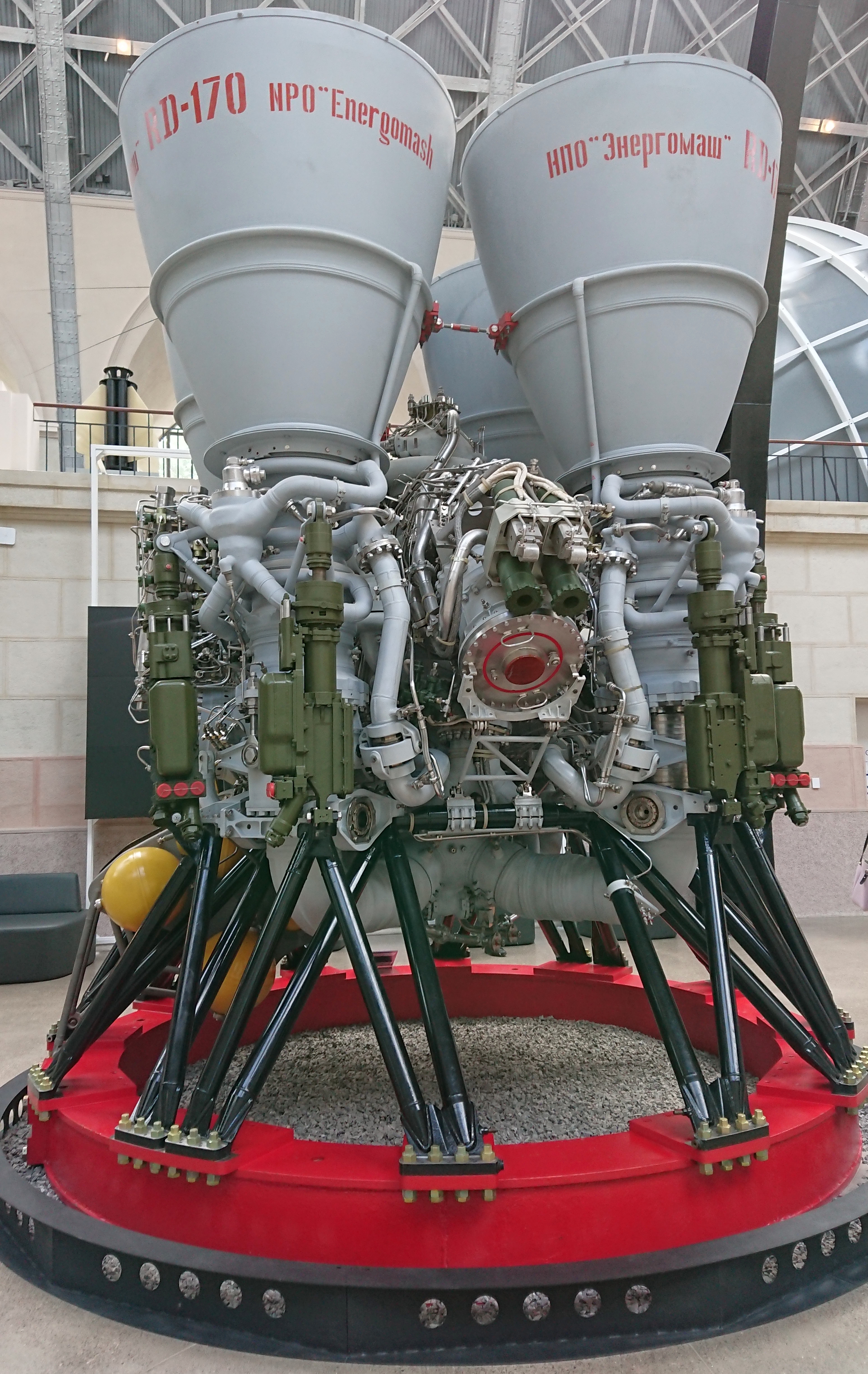 RD-170, the liquid-propellant engine of the Energia strap-on boosters