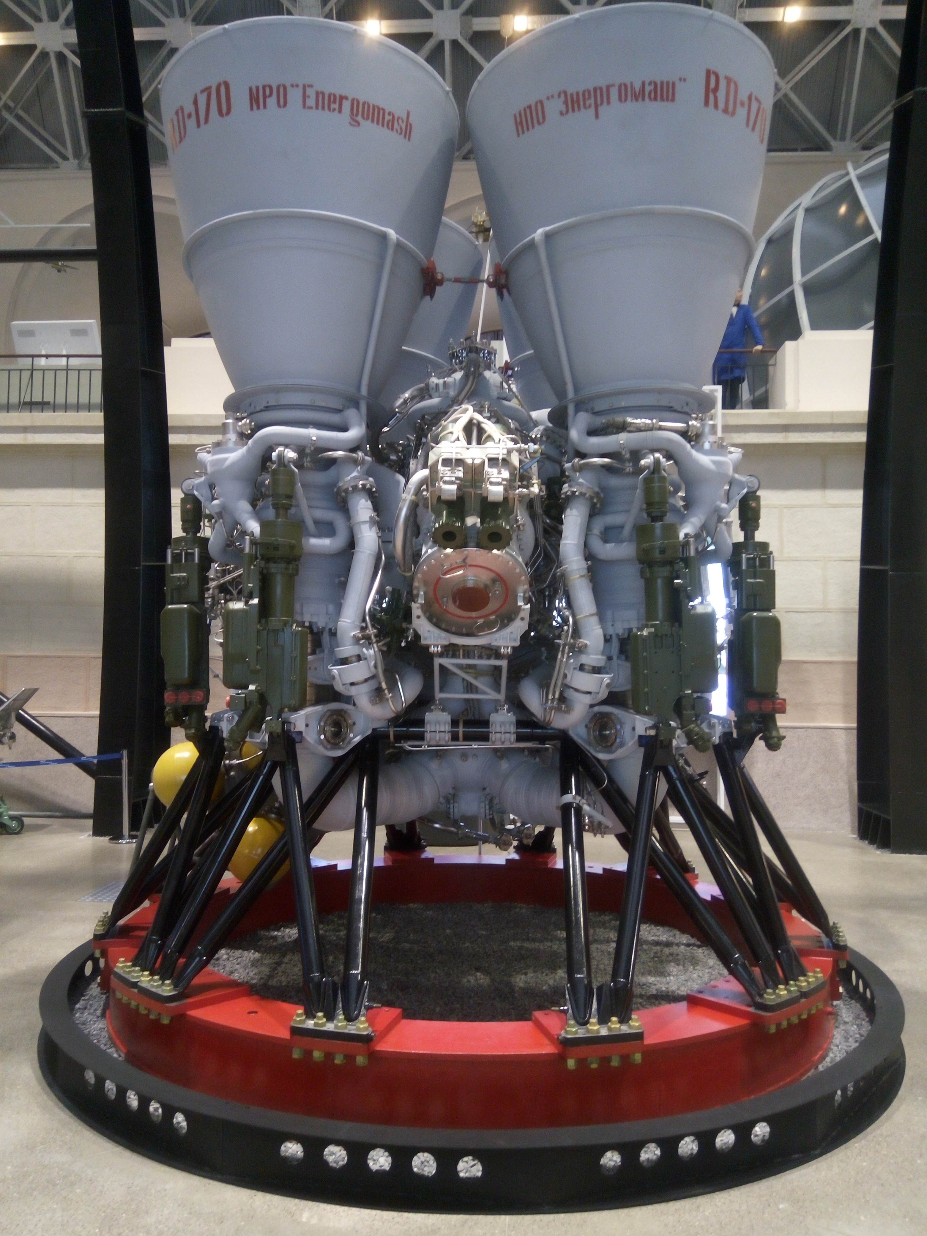 Moteur RD-170 dans le Pavillon de l'Espace de la VDNKh, Moscou