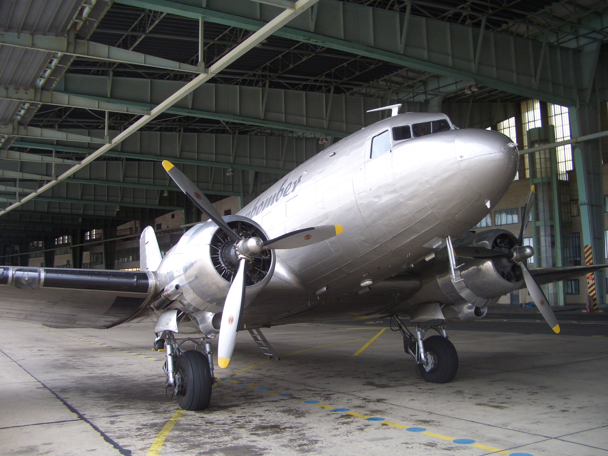 Douglas DC-3