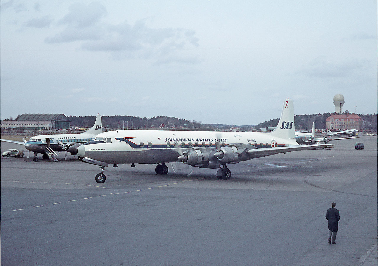 SAS DC-7 and Linjeflyg
