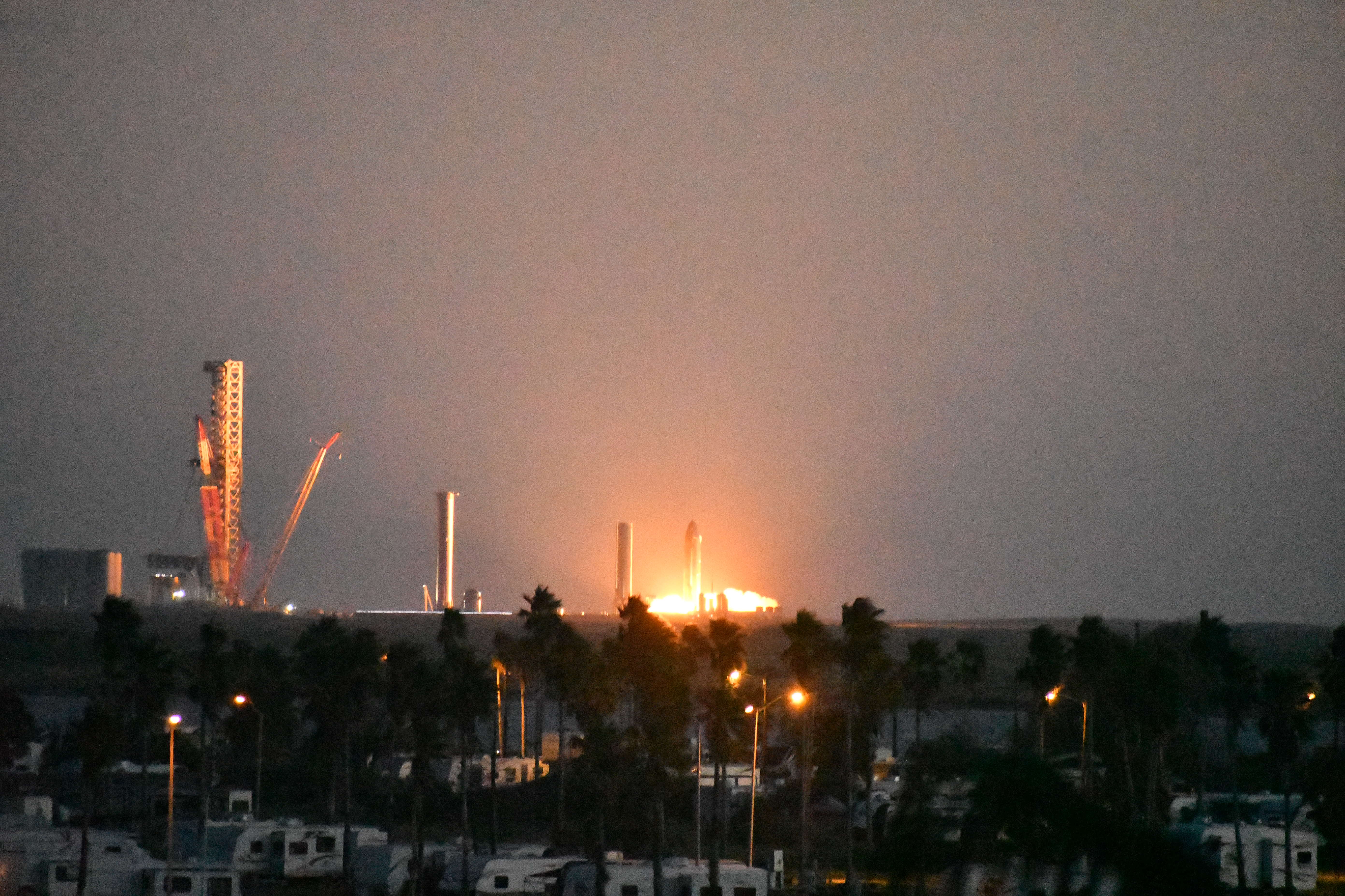 Encendido estático del SN20 visto desde South Padre Island (era del Booster 4)