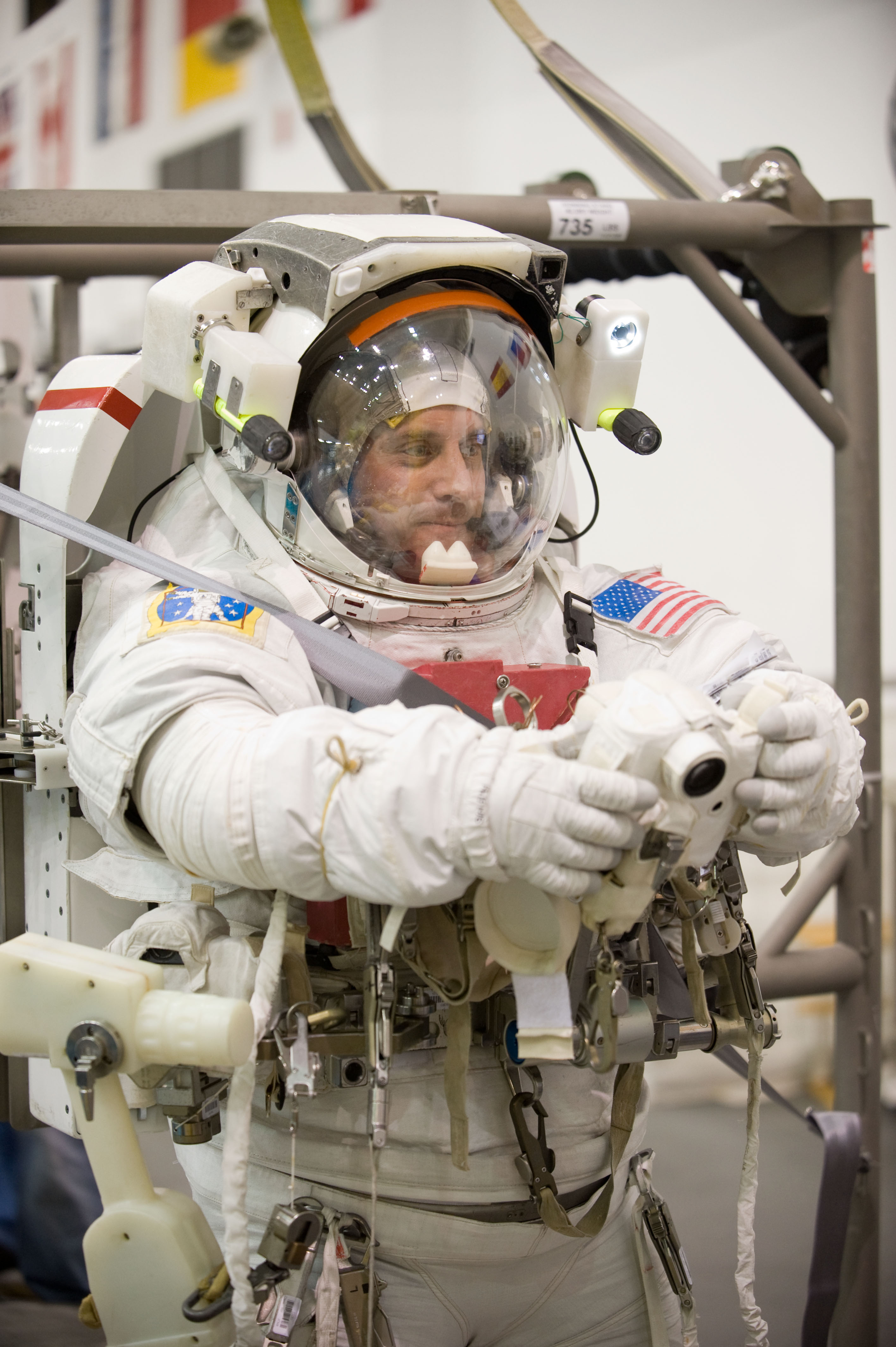 STS-132, entrenamiento de paseo espacial de Reisman 1
