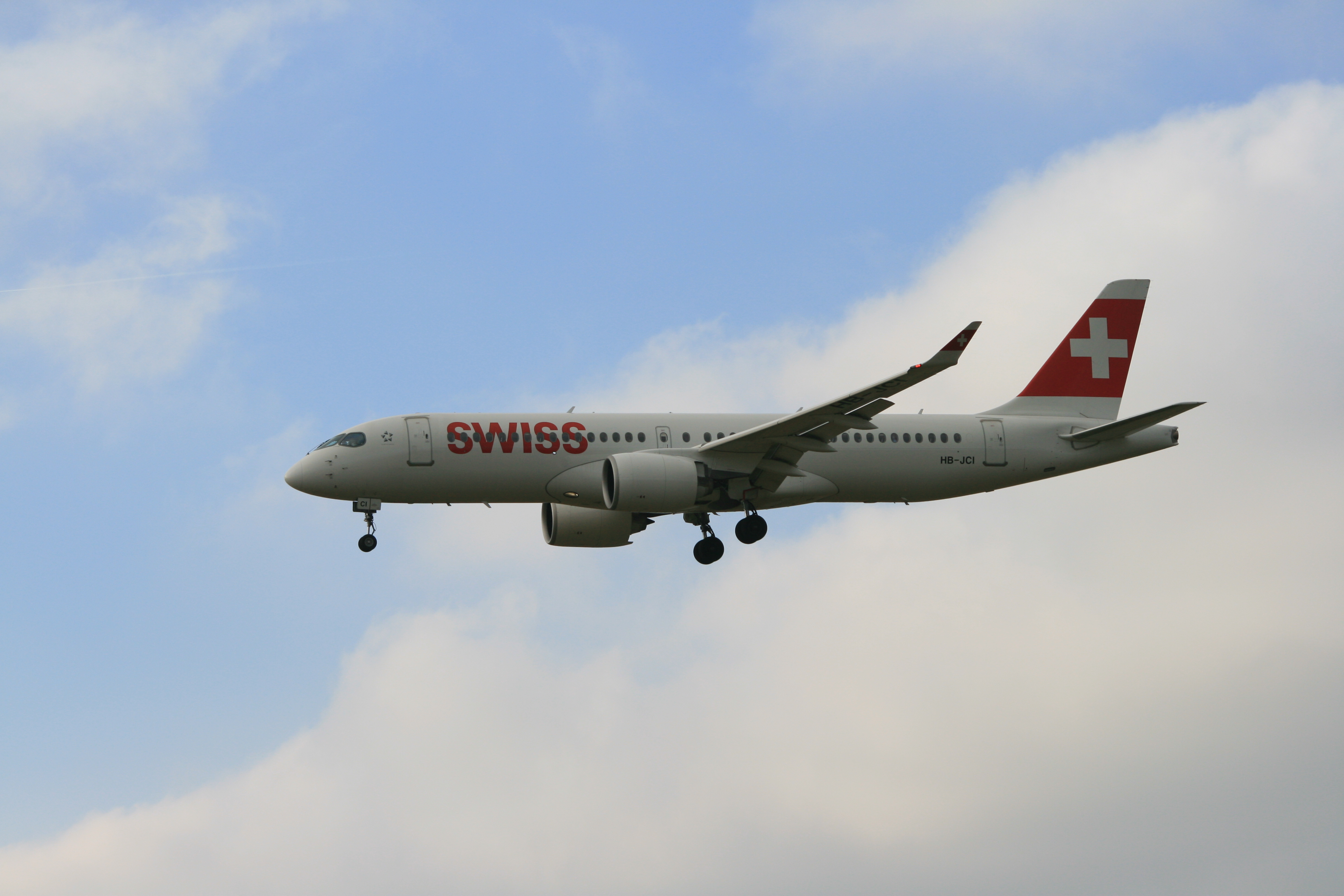 SWISS Airbus A220-300 HB JCI