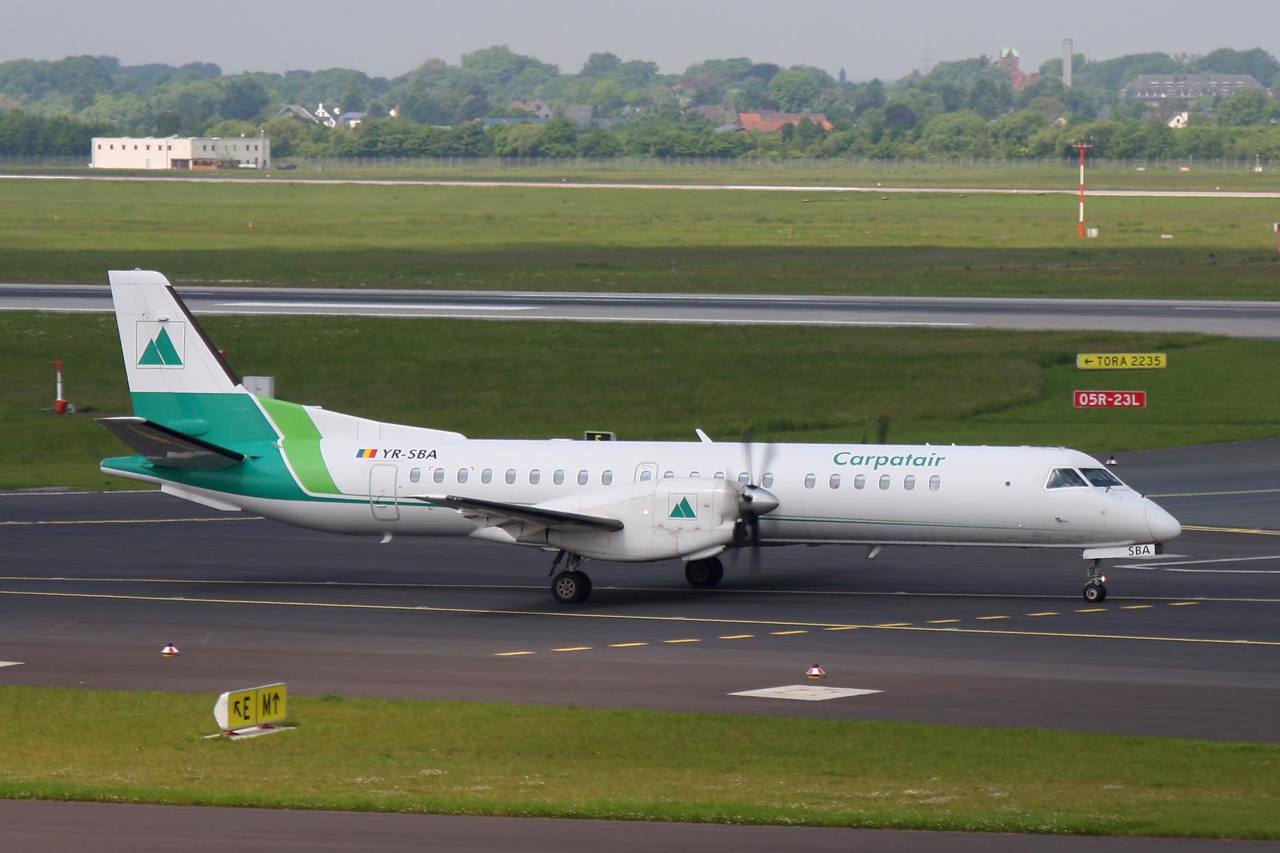 Saab 2000 de Carpatair YR SBA en Düsseldorf