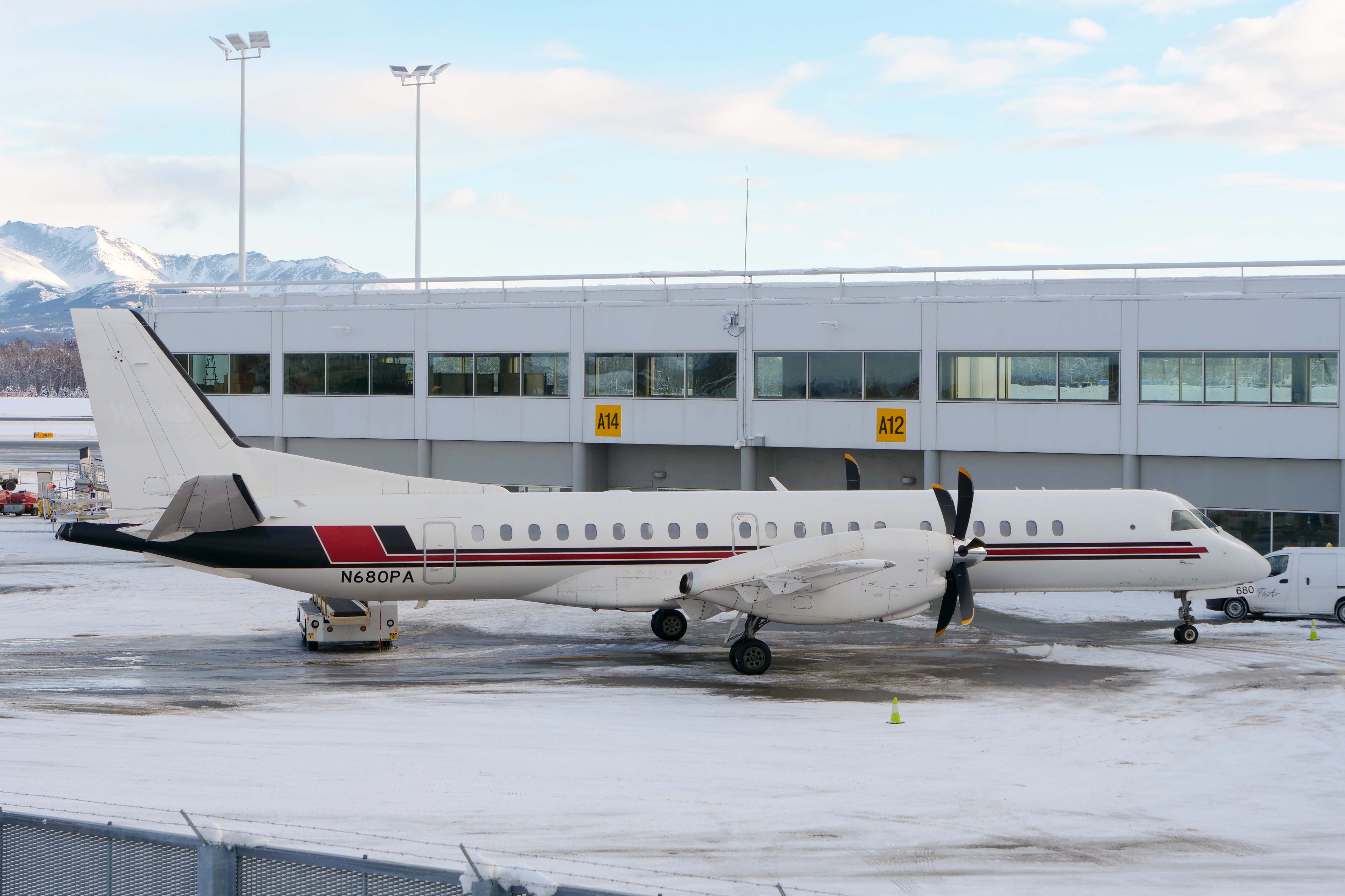 Saab 2000 de Pen Air N680PA