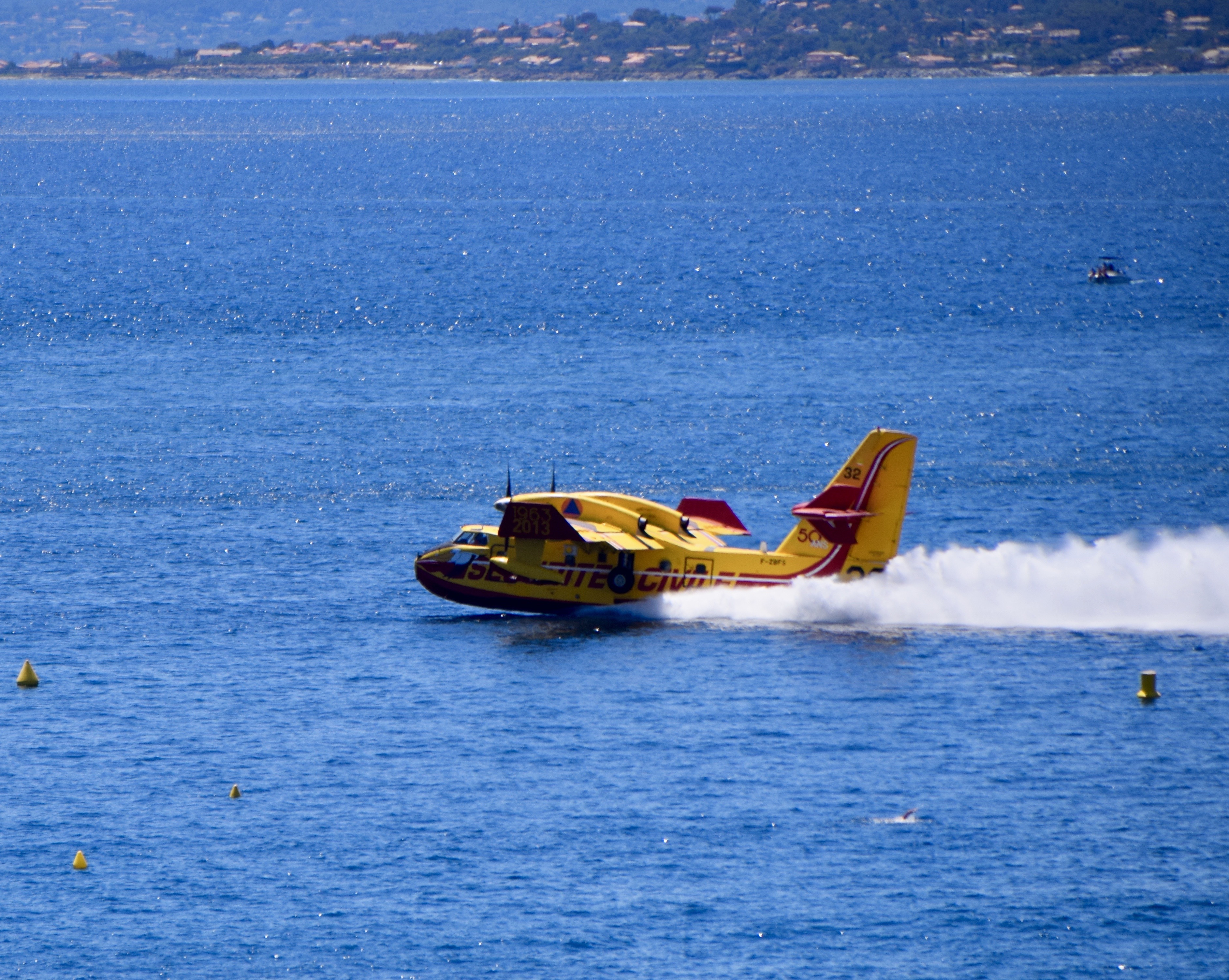 Canadair CL-415