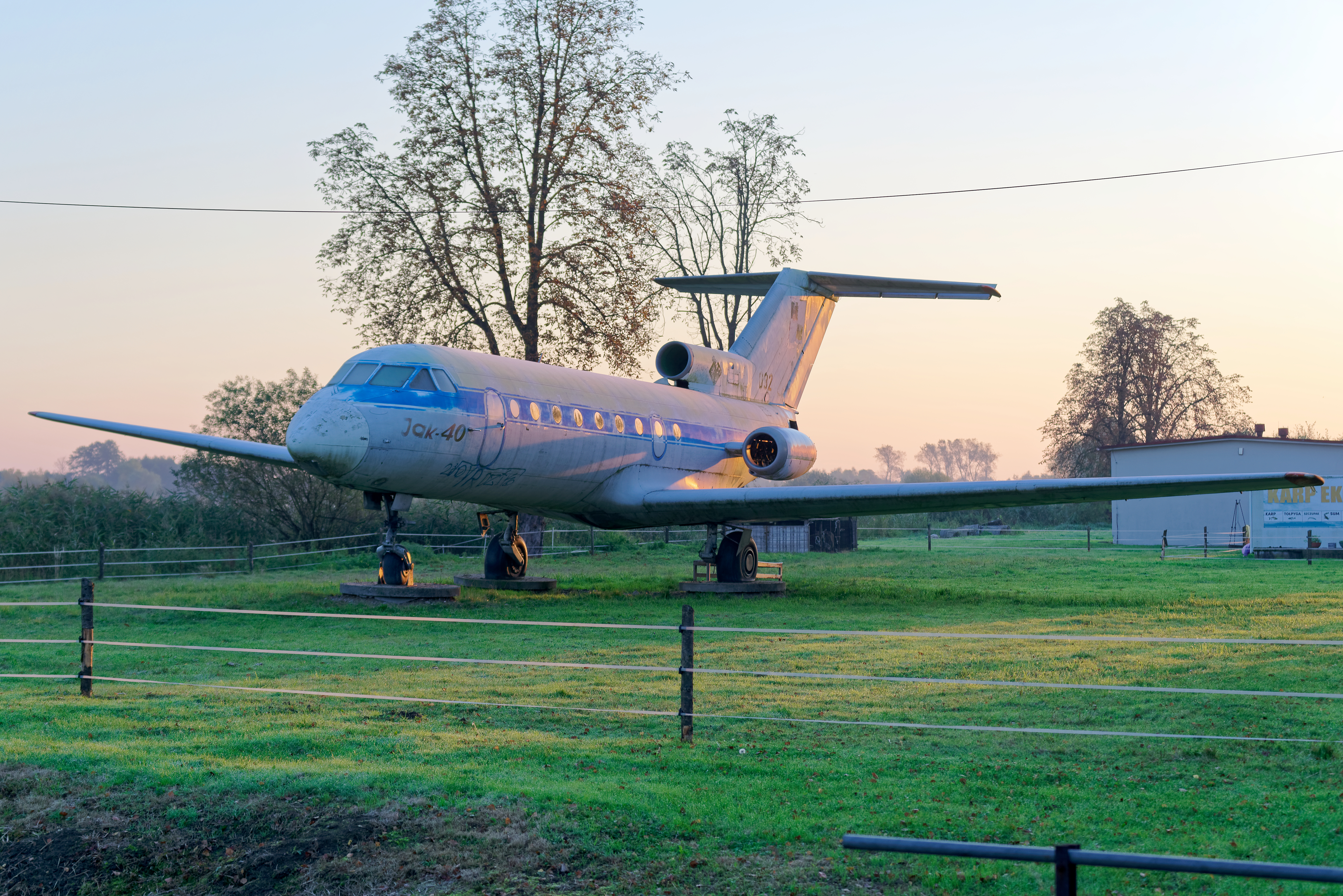 Aereo Jak-40 a Brzeźnica, vicino a Cracovia, 20211009 0713 3162