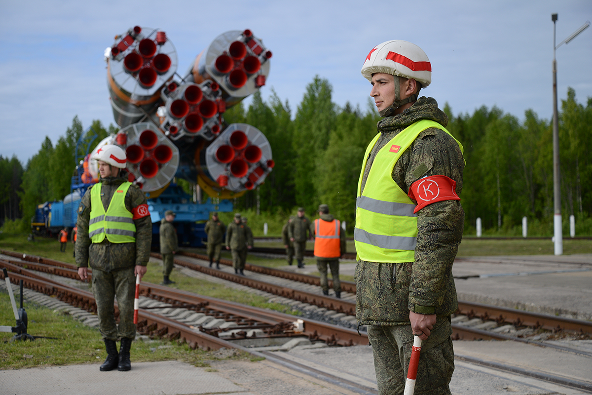 Il Soyuz-2.1b al momento dell'accensione, sulla rampa di Plesetsk