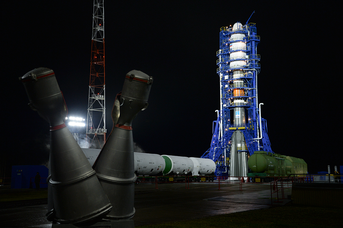 Soyuz-2.1b climbing away from Plesetsk