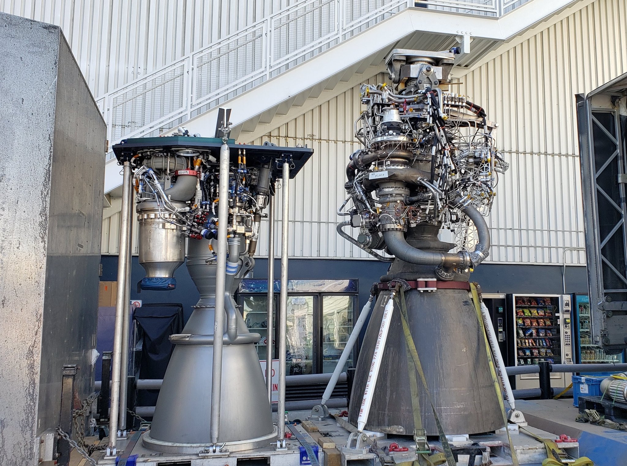 Moteurs Merlin et Raptor à niveau de la mer de SpaceX à Hawthorne