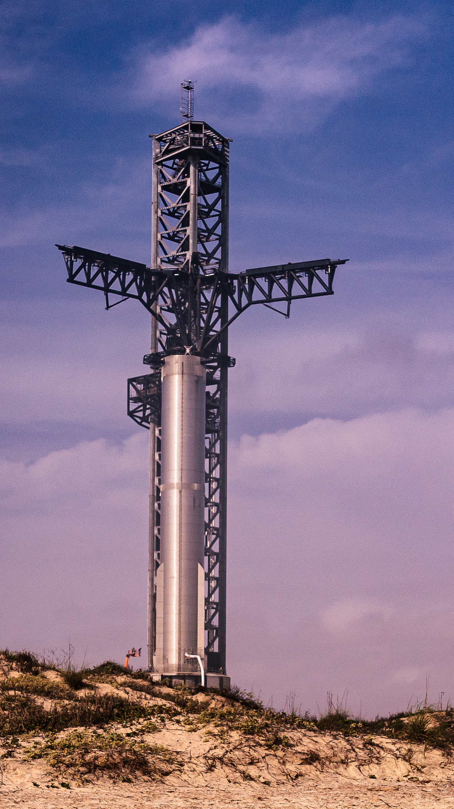 Space X Starship Super Heavy testing, February 2023 (cropped)