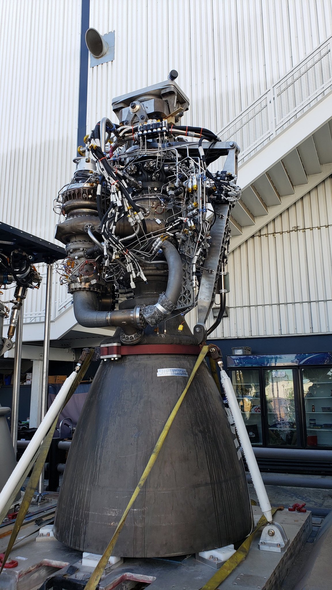 Space X sea level Raptor engine at Hawthorne (1)