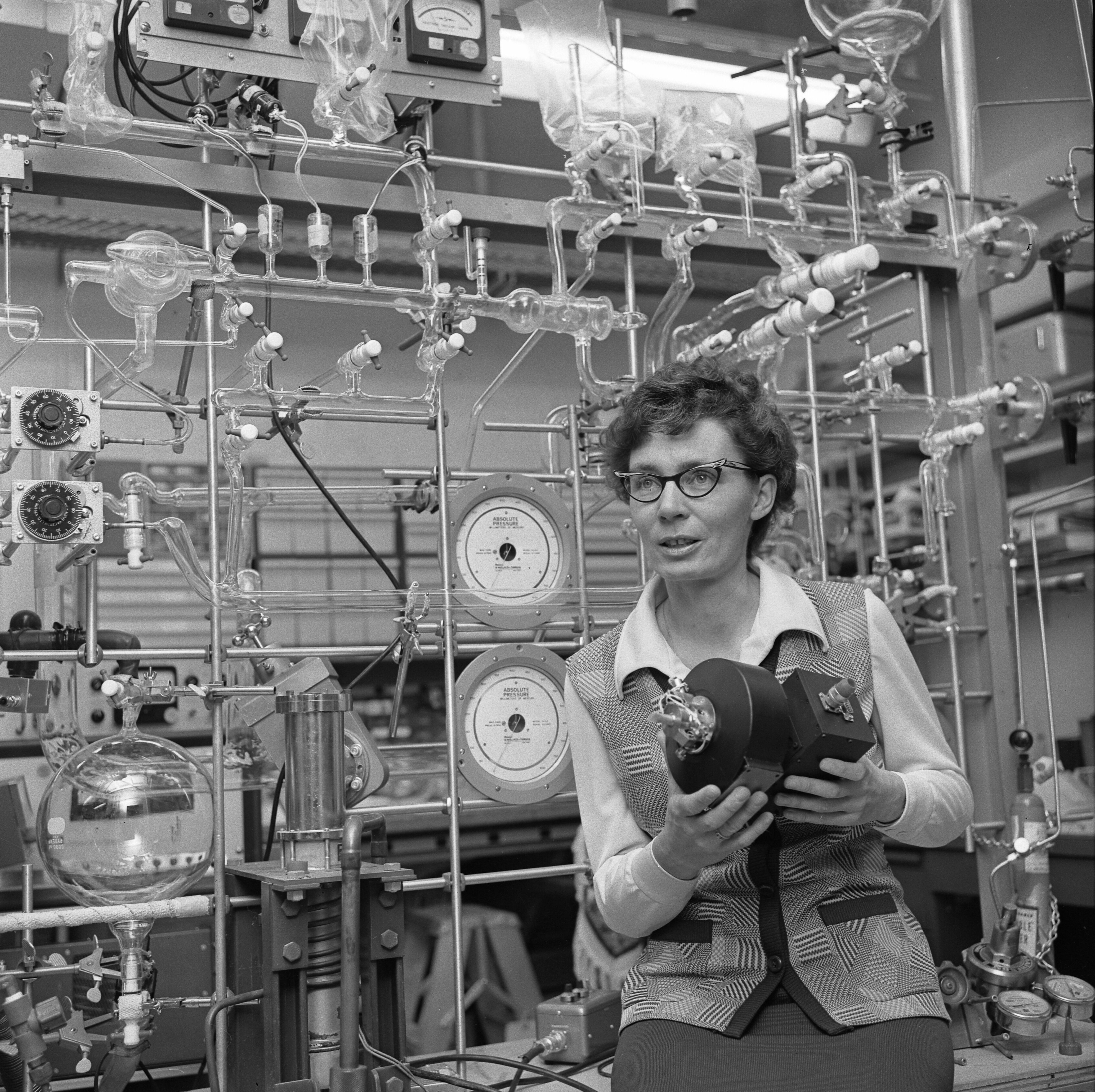 Space physicist Virginia Carter in her lab at Aerospace Corp. in Calif., 1972