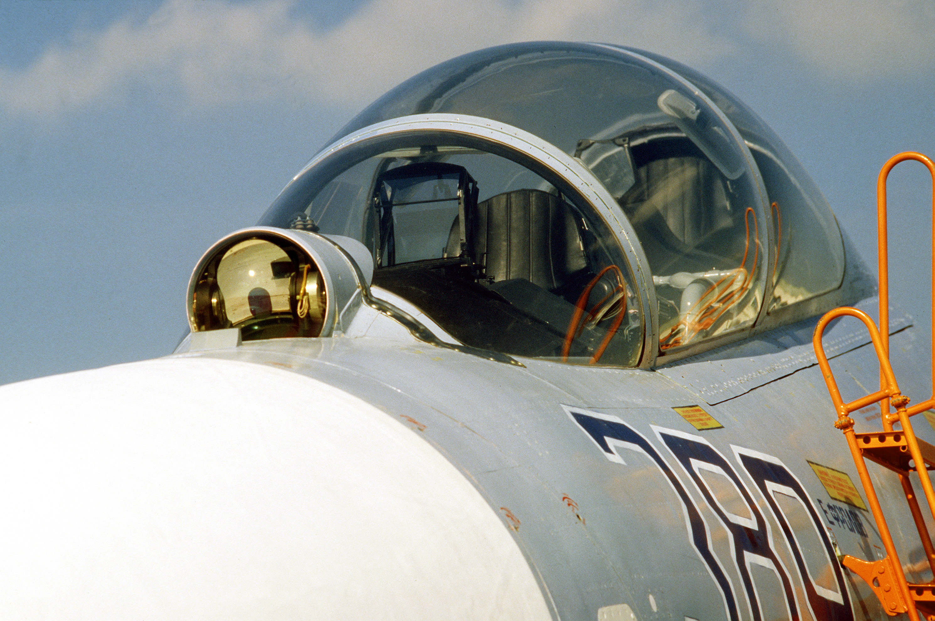 Sukhoi Su-27