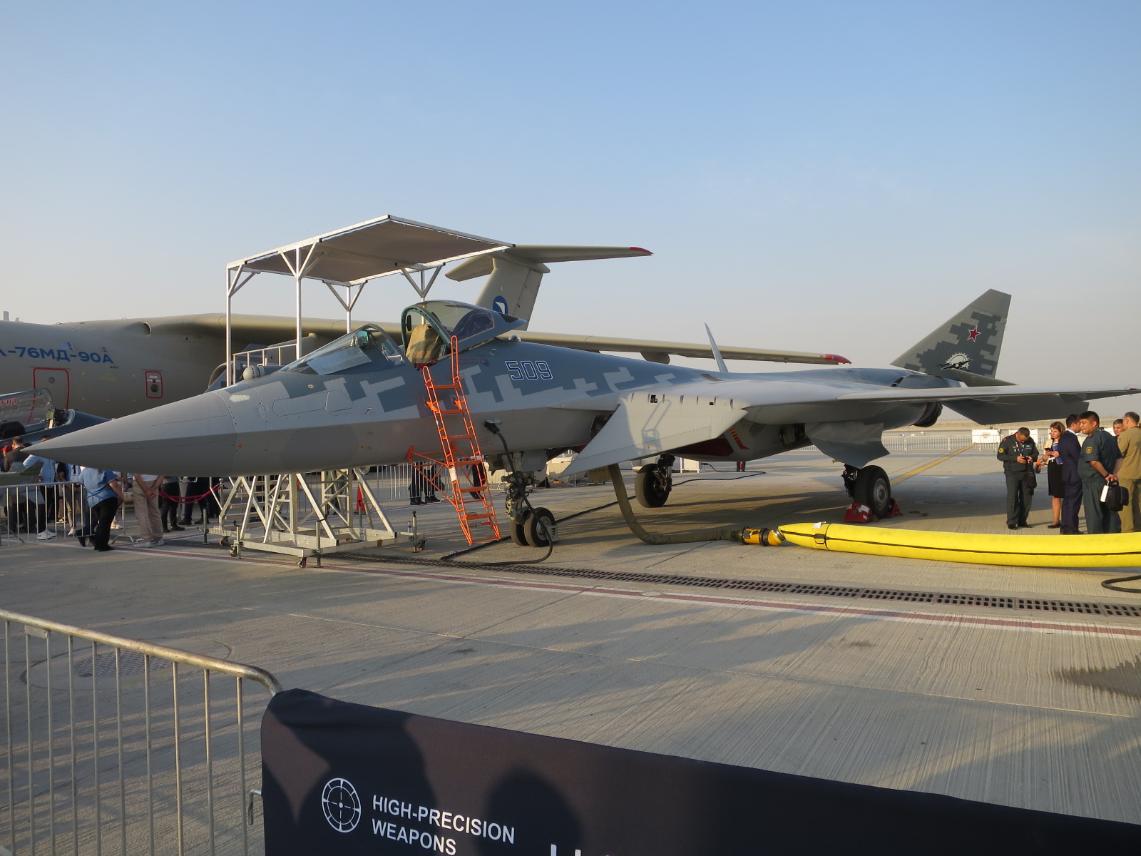 Su-57E no Dubai Airshow 2025
