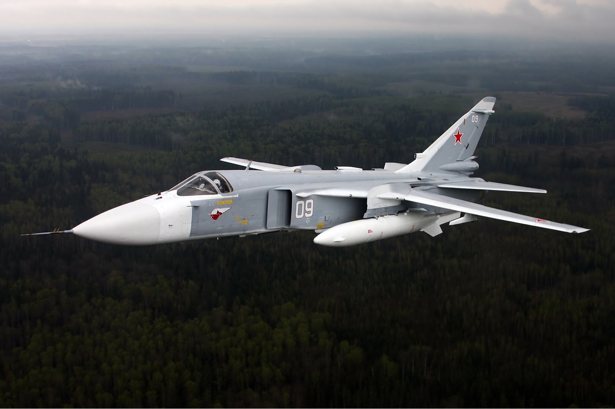 Sukhoi Su-24 inflight Mishin 3