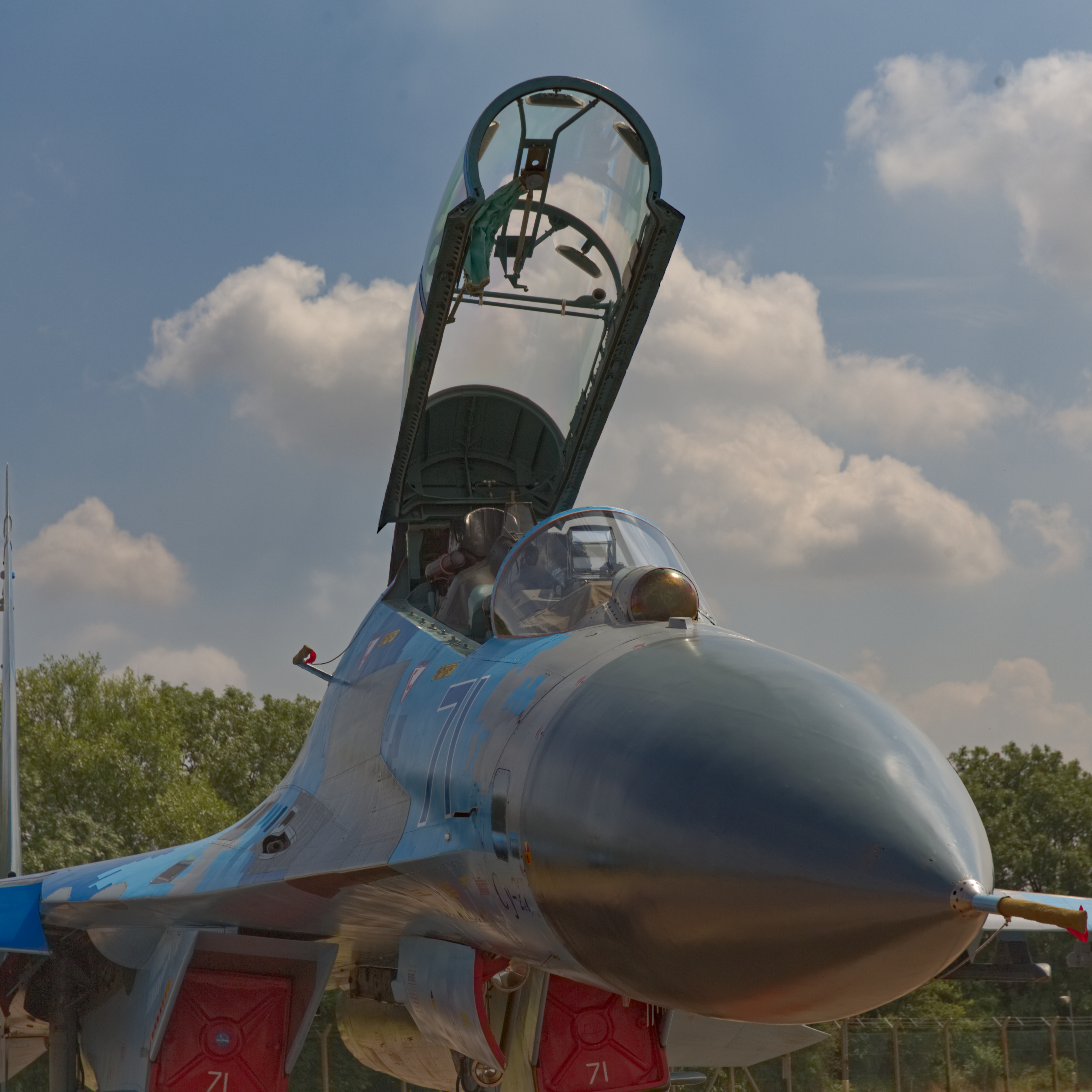 Sukhoi Su-27