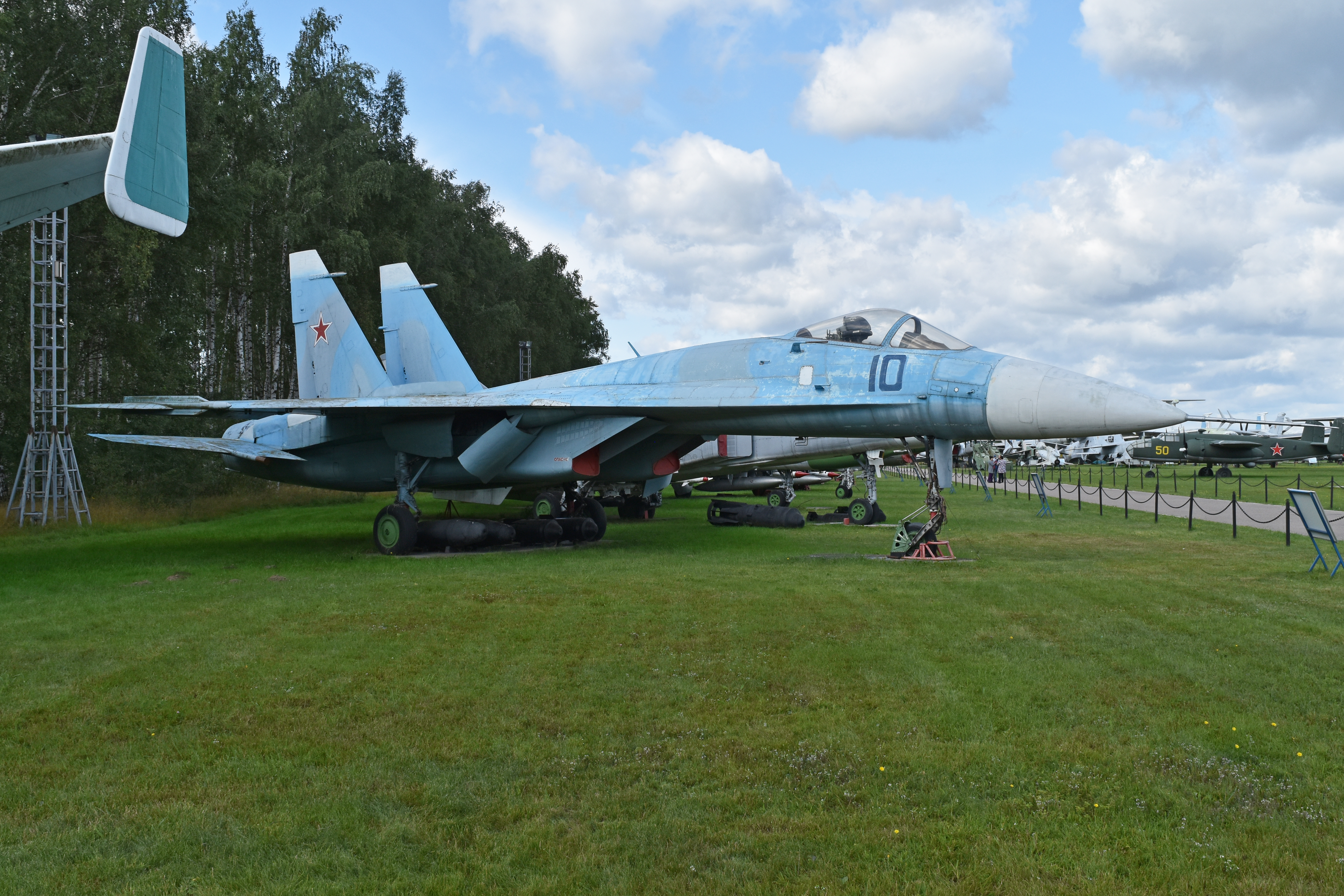 Sukhoi Su-27