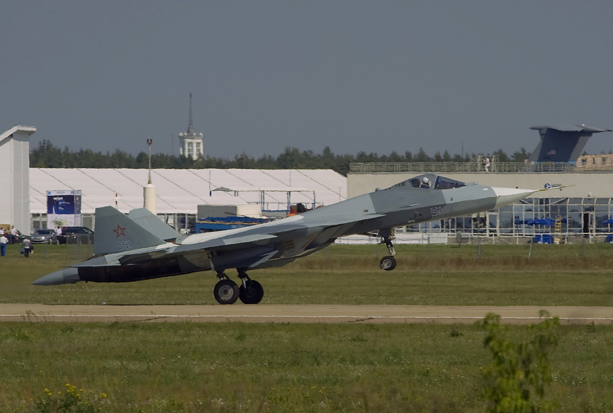Prototipo Sukhoi T-50: Aterrizaje del T-50 (051)