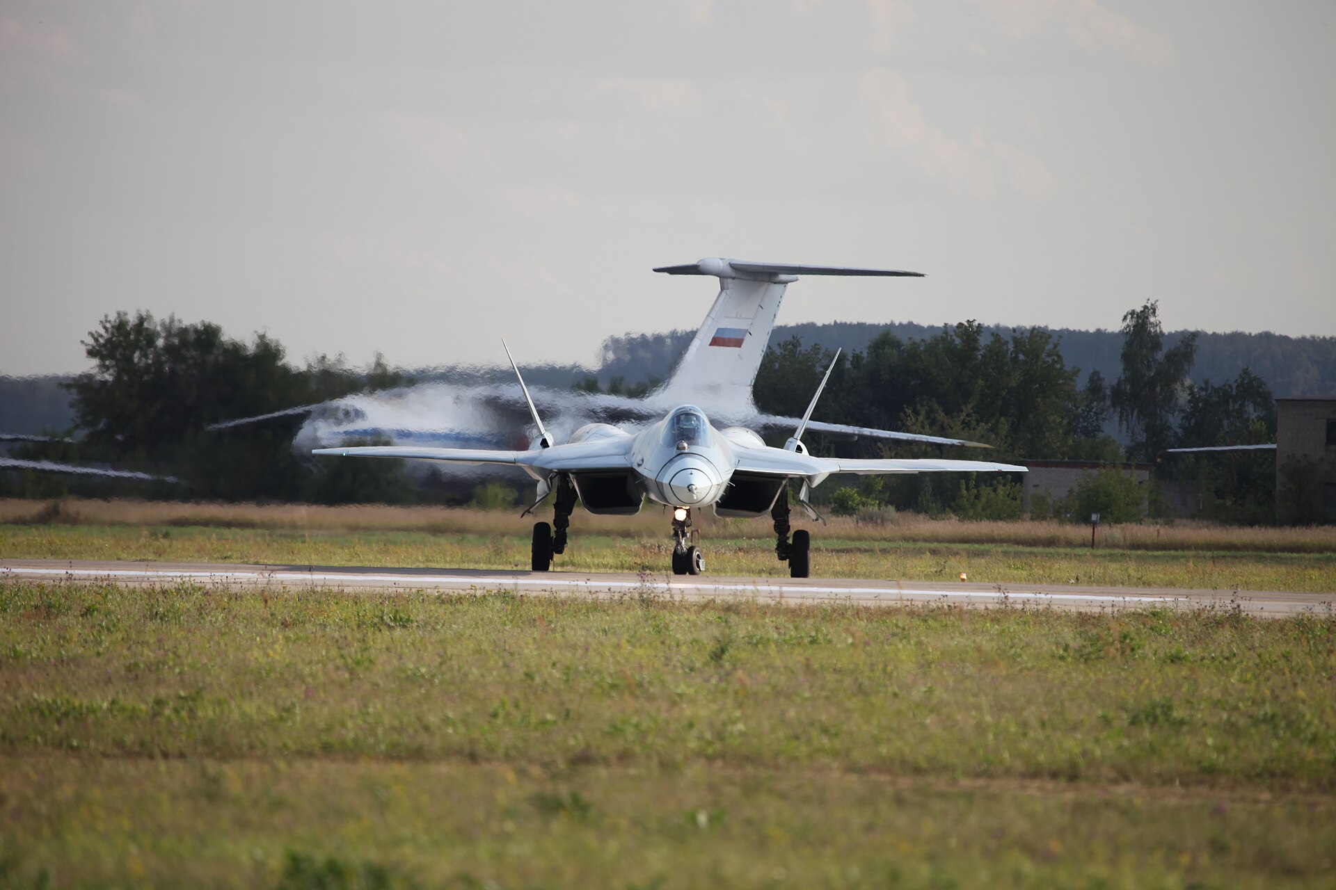 Prototipo Sukhoi T-50: Sukhoi T-50, vista frontal