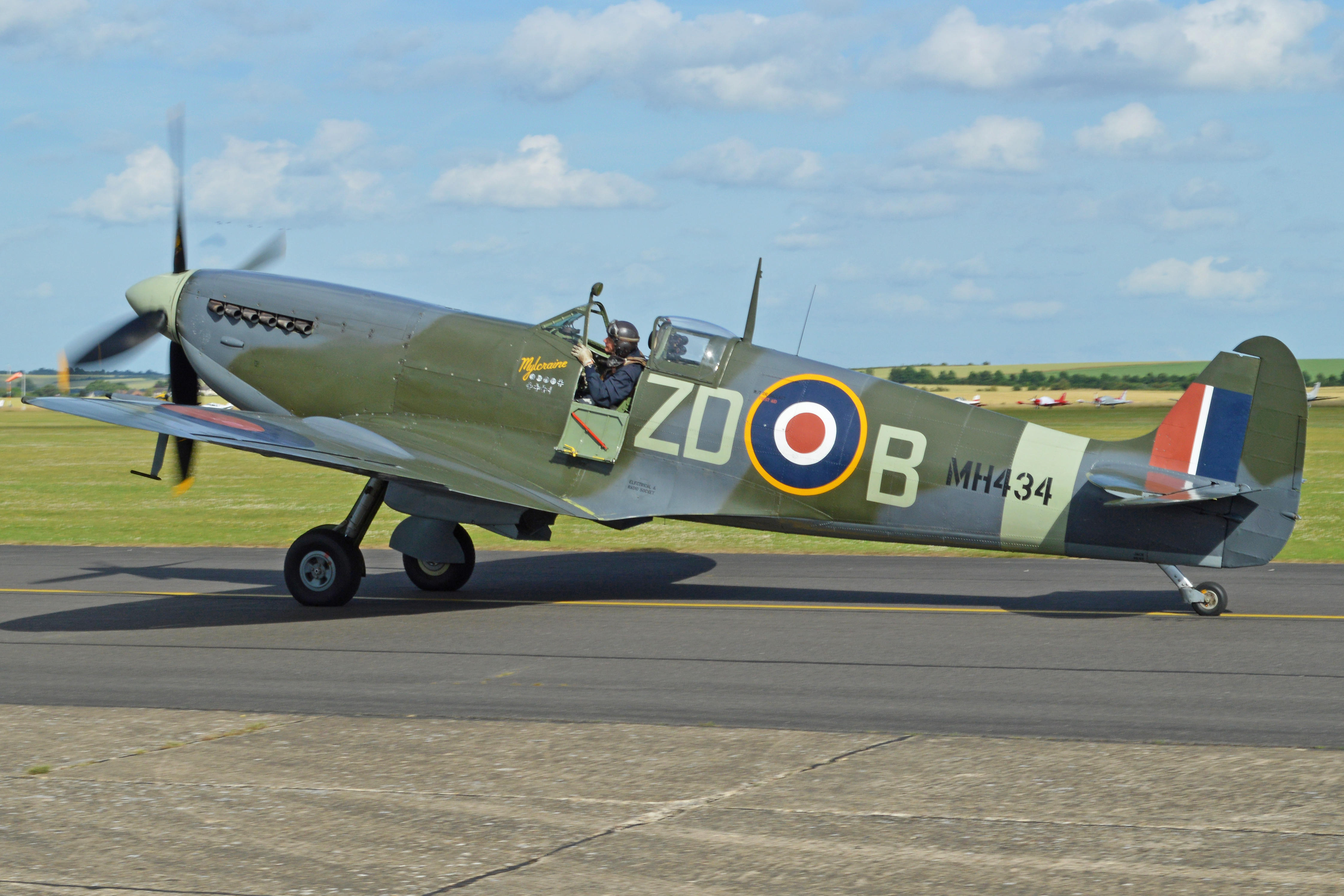 Supermarine Spitfire I Xc 'MH434 - ZD B' (G ASJV)