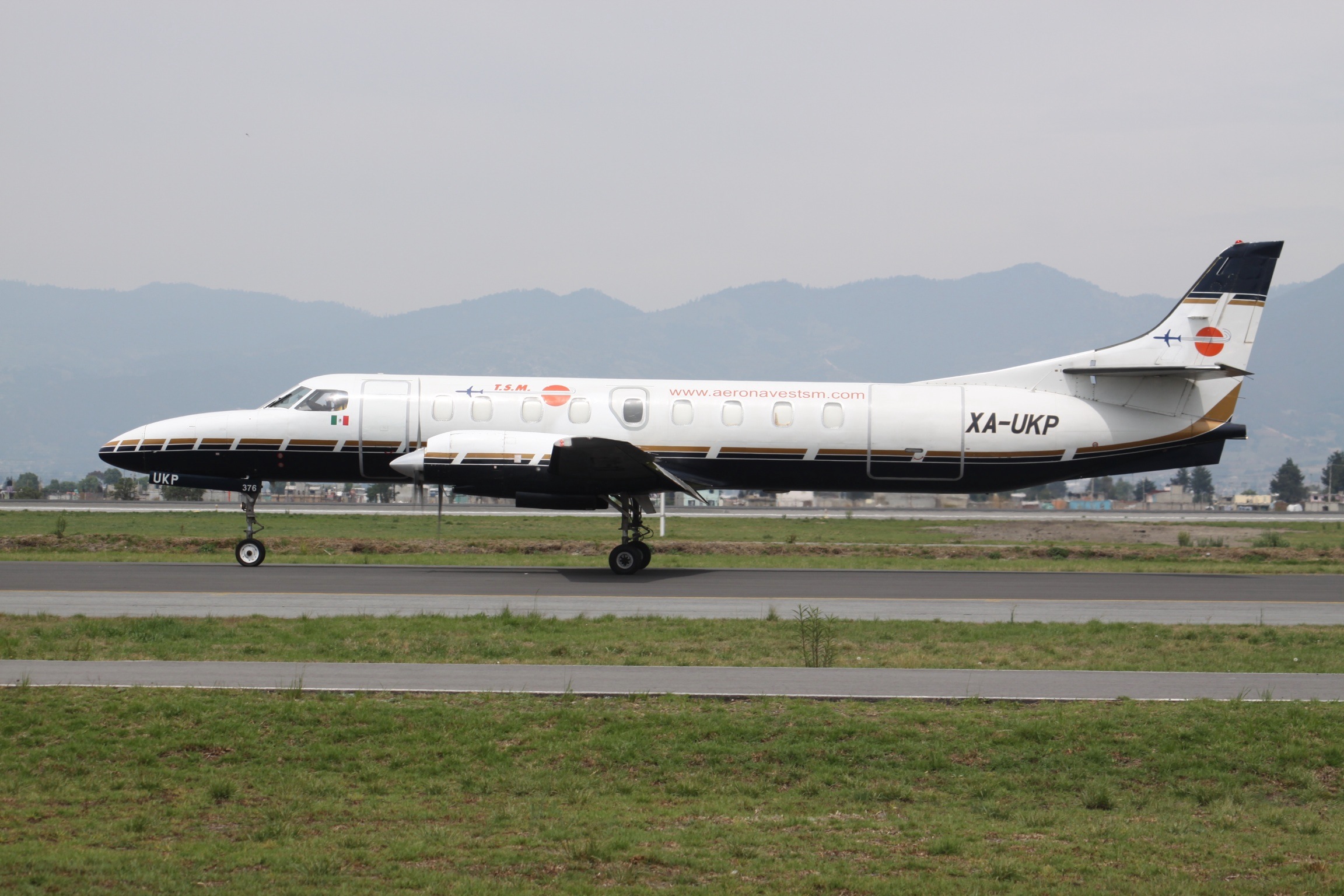 Swearingen SA226-TC Metro XA-UKP della T.S.M. a Toluca (2)
