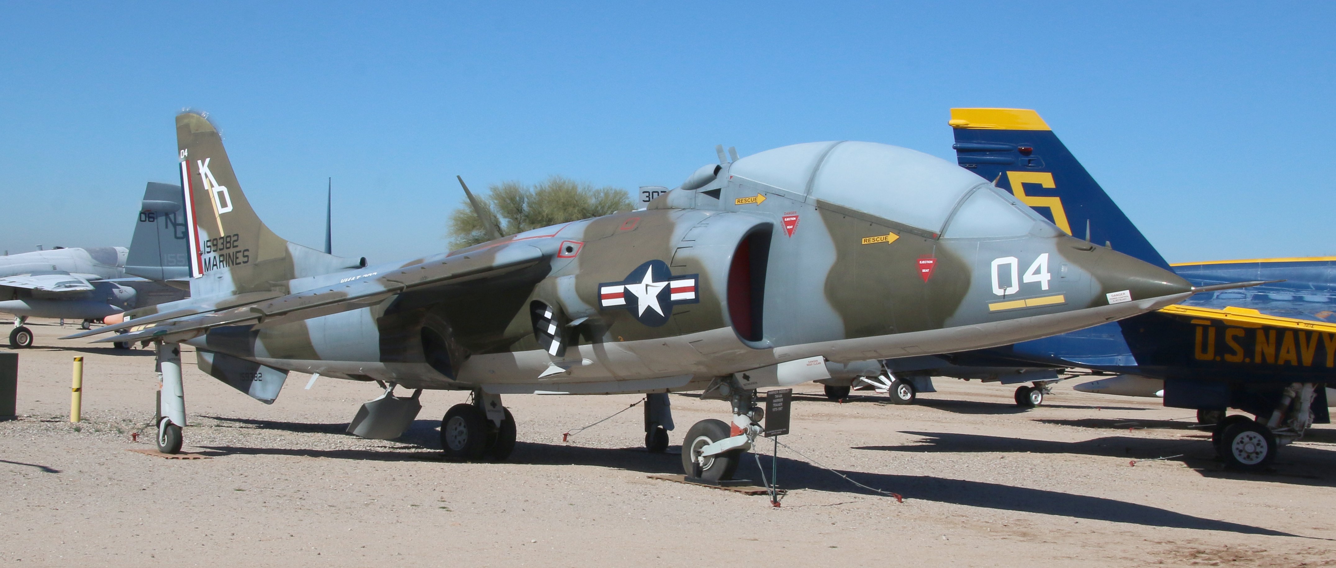 TAV-8A Harrier 159382 (VMAT-203 «KD-04») al Pima Air & Space Museum