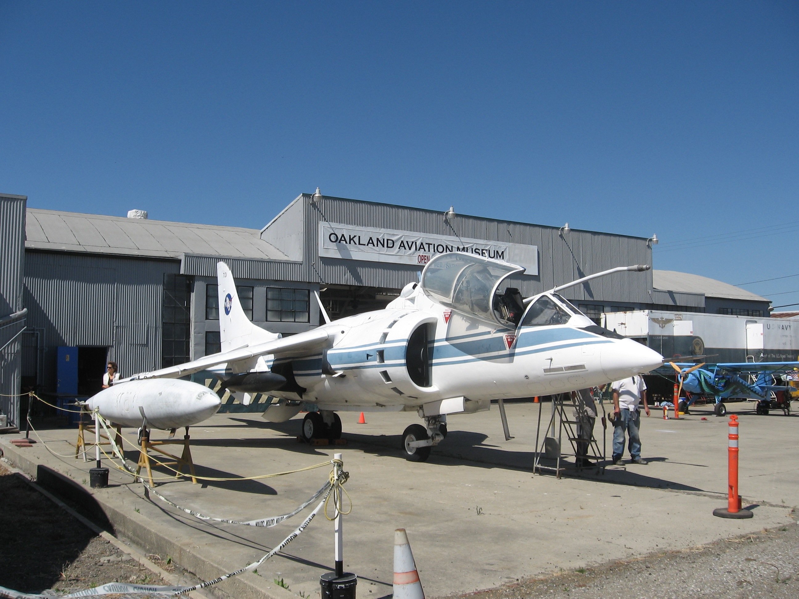 TAV-8A Harrier con livrea NASA (ex NASA Ames N701NA)