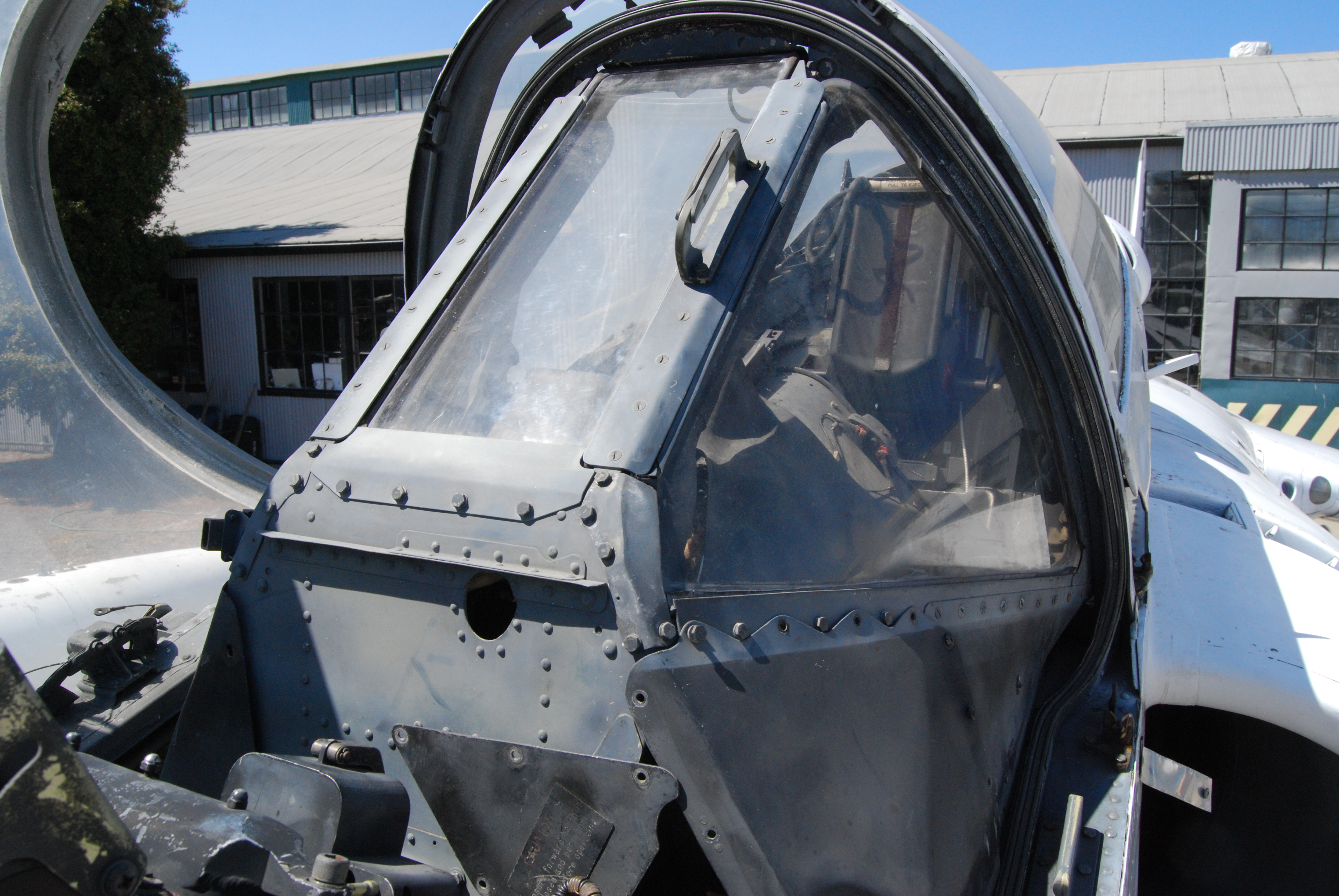 TAV-8A Harrier: parabrisas de la cabina trasera (instructor)
