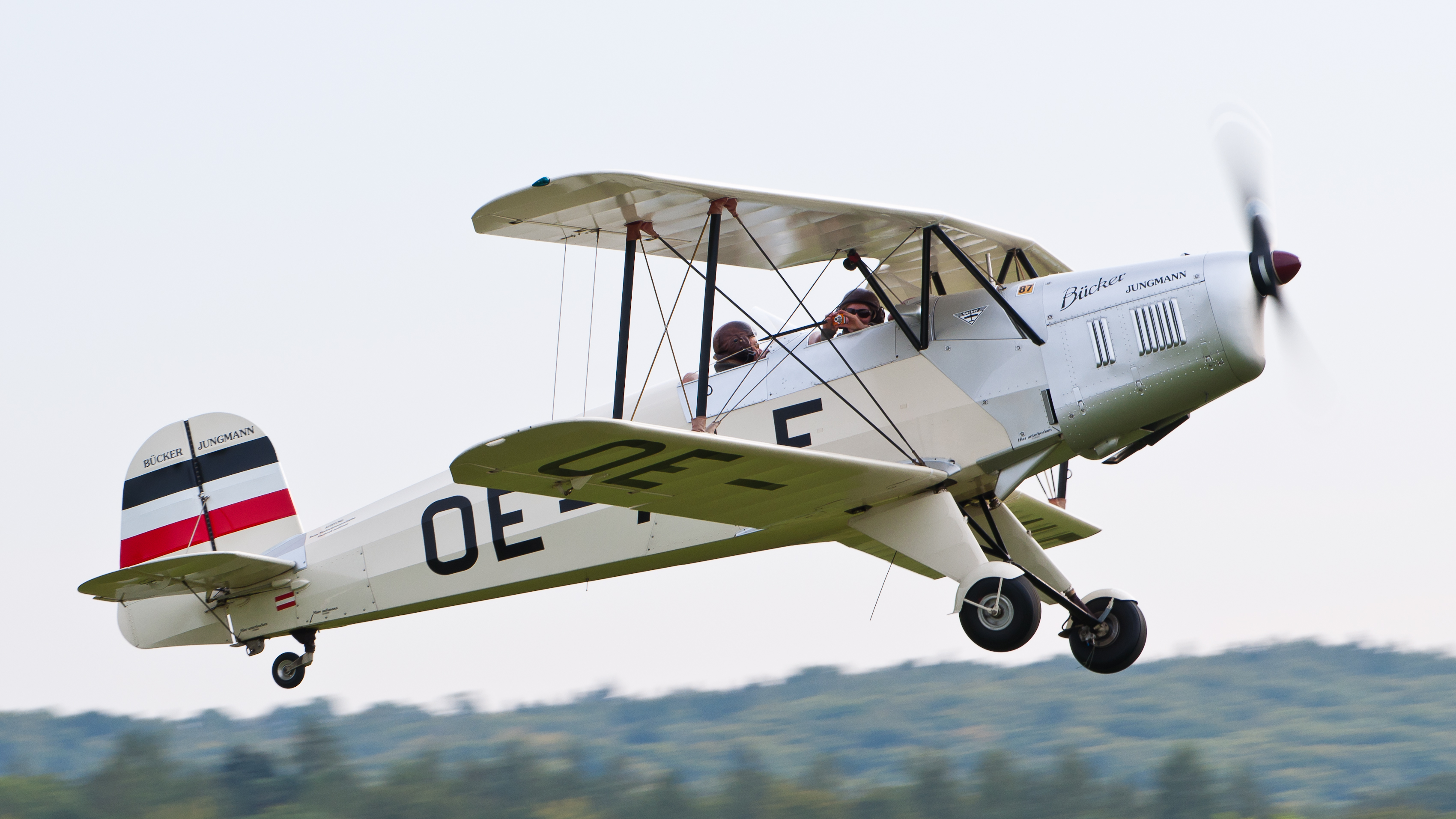 Tatra T-131PA Jungmann OE ALF OTT 2013 02